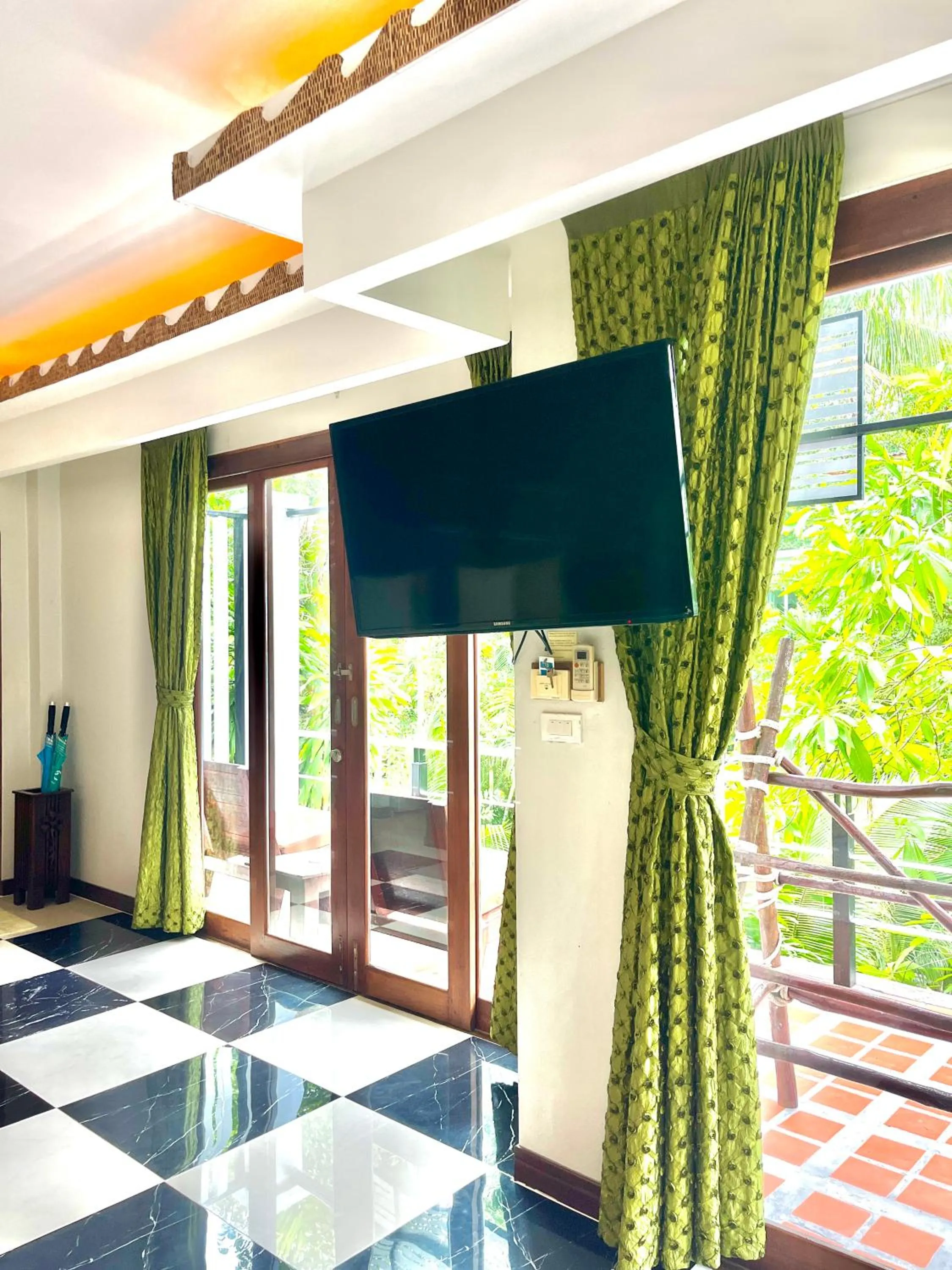 TV and multimedia in AC 2 Resort