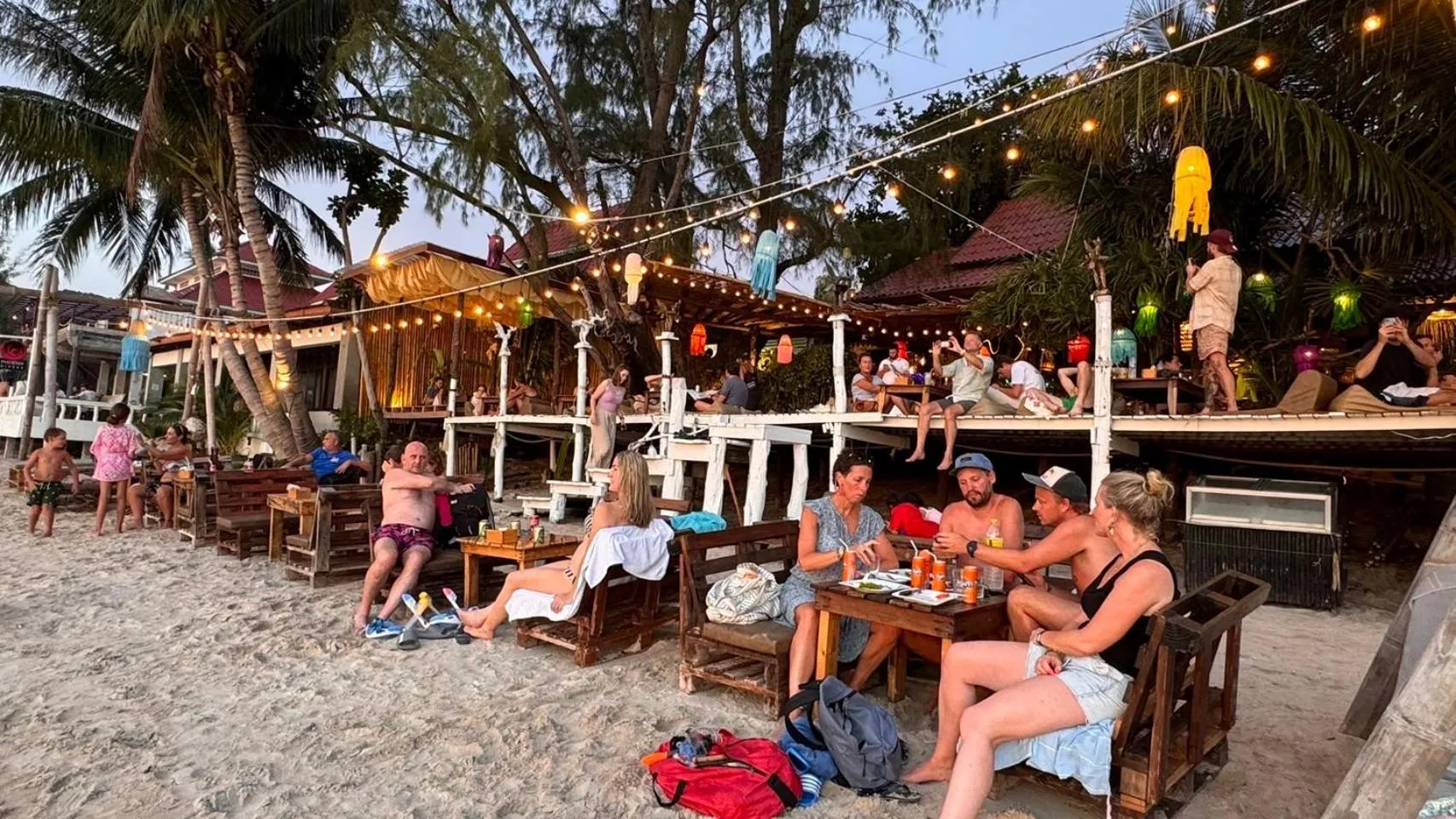 Restaurant/places to eat in AC 2 Resort