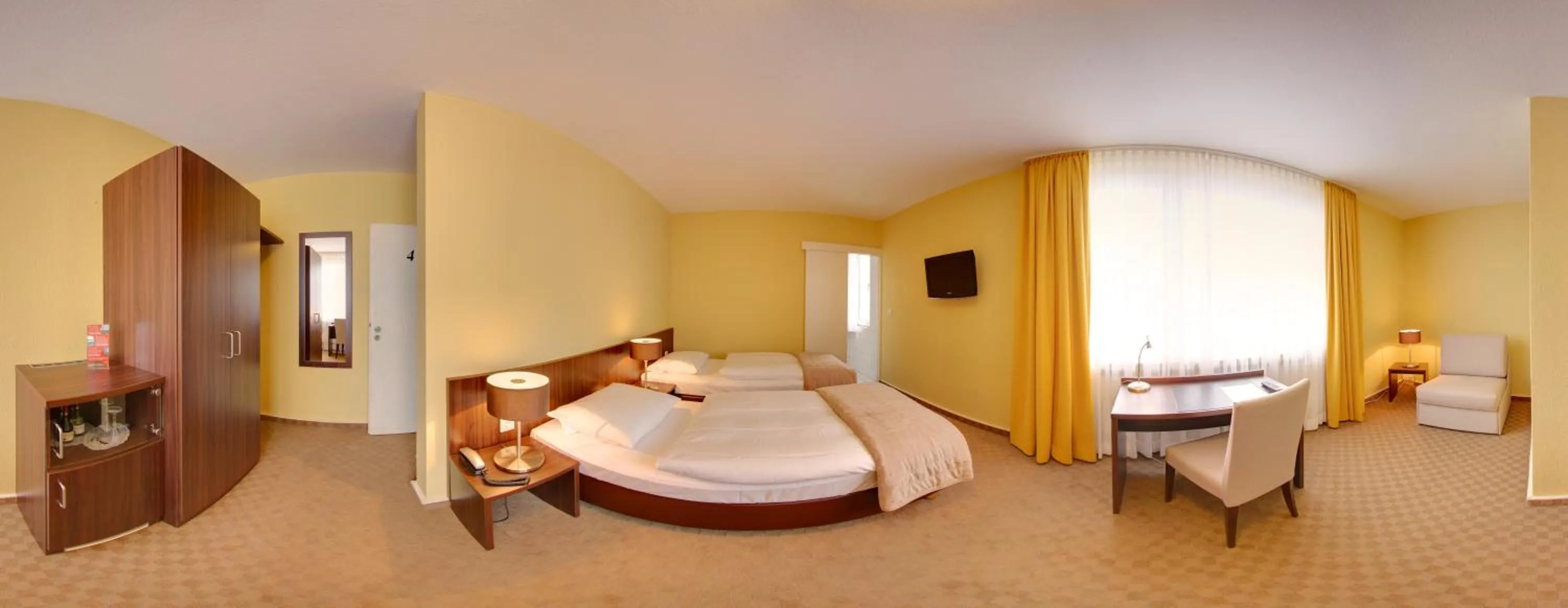 Photo of the whole room, Bed in Hotel Mercedes City