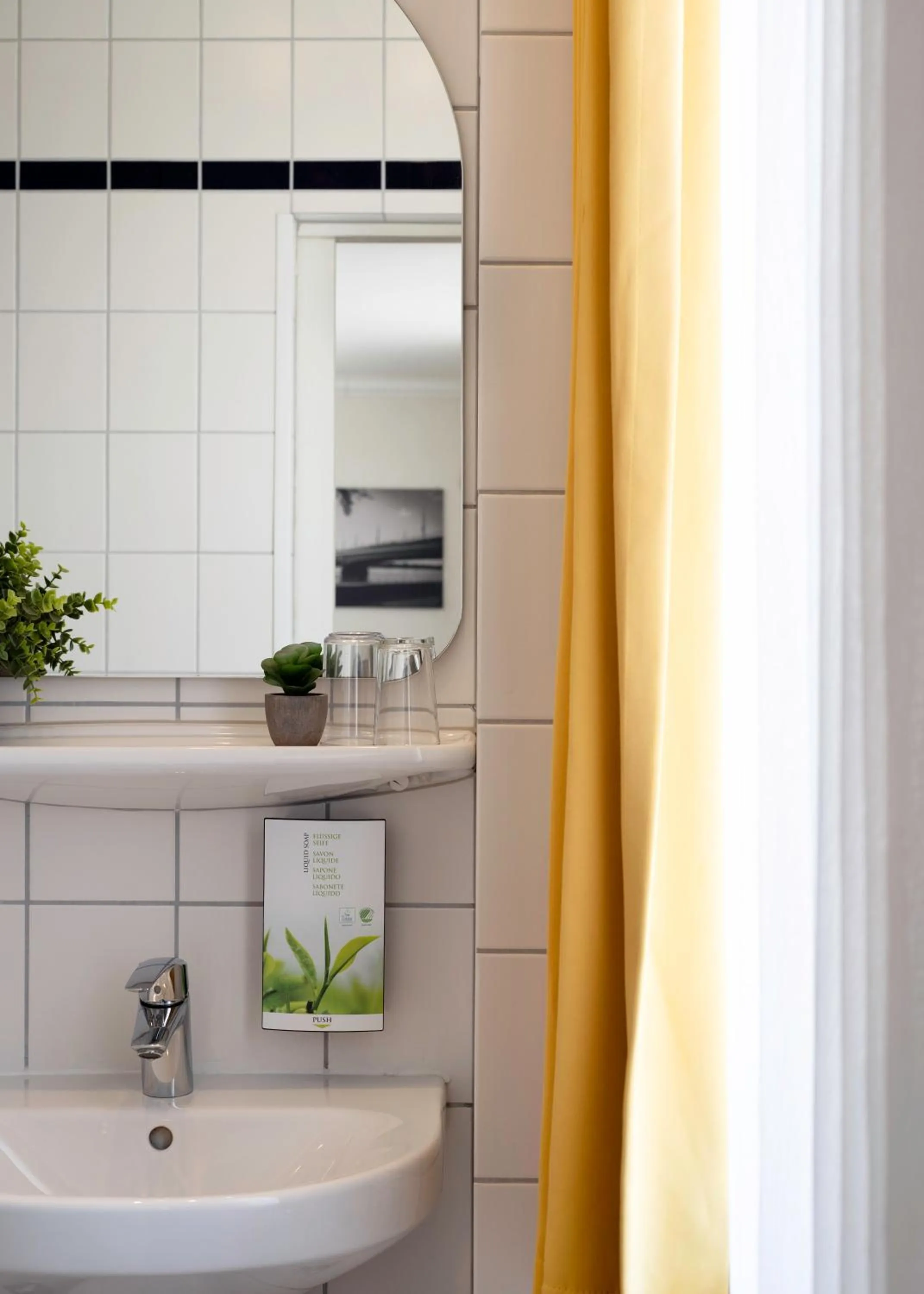 Bathroom in Hotel Mercedes City