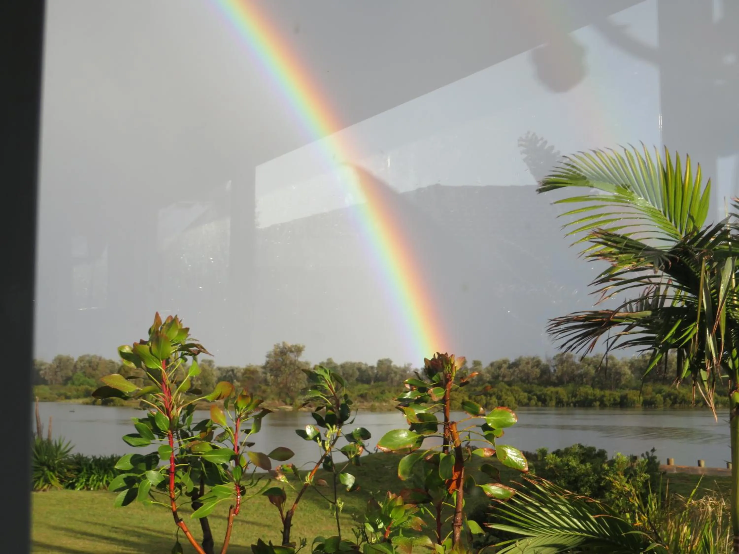 Lake view in Lakes Entrance Waterfront Cottages with King Beds