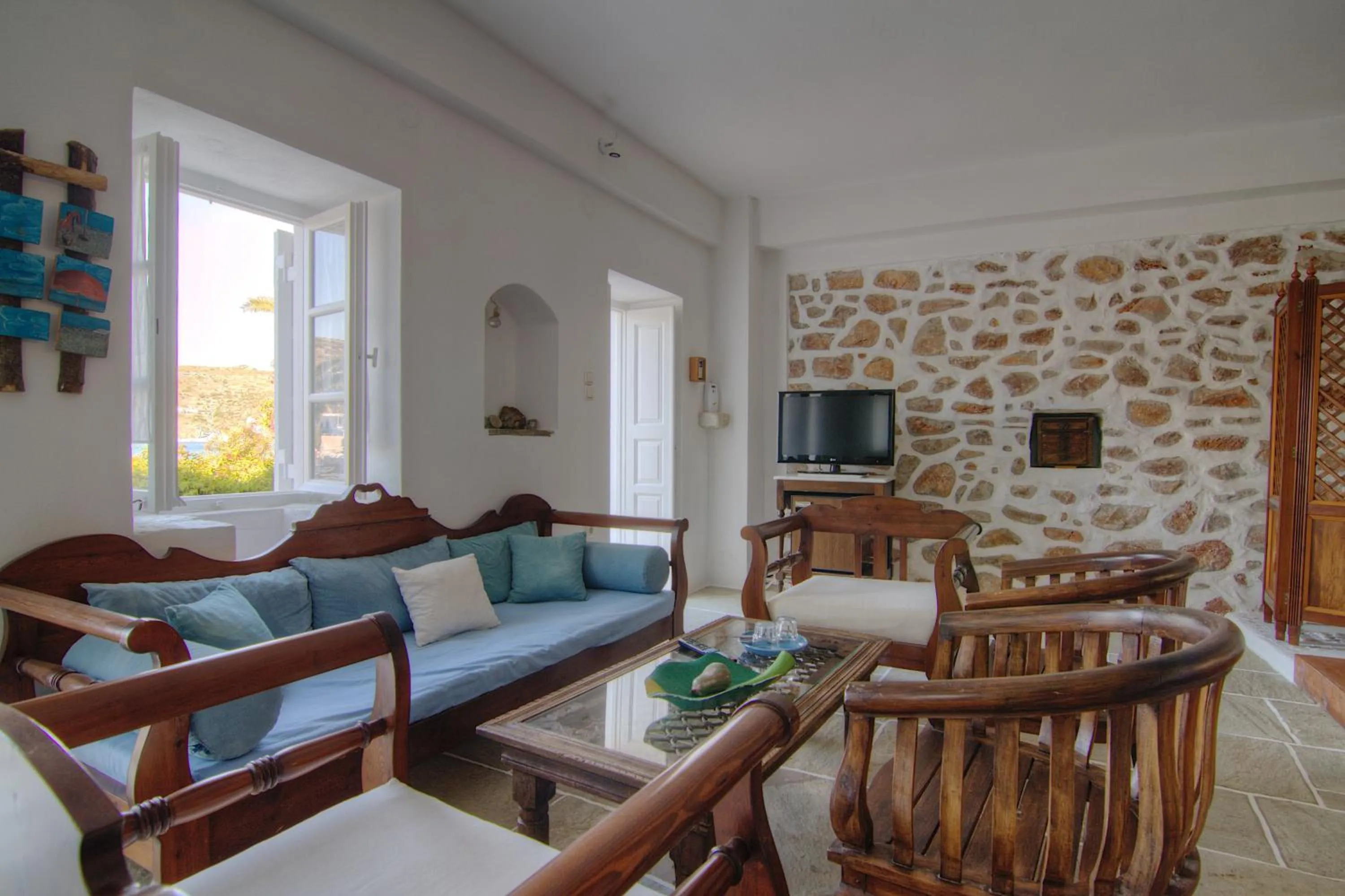 Living room in Platys Gialos Hotel Sifnos