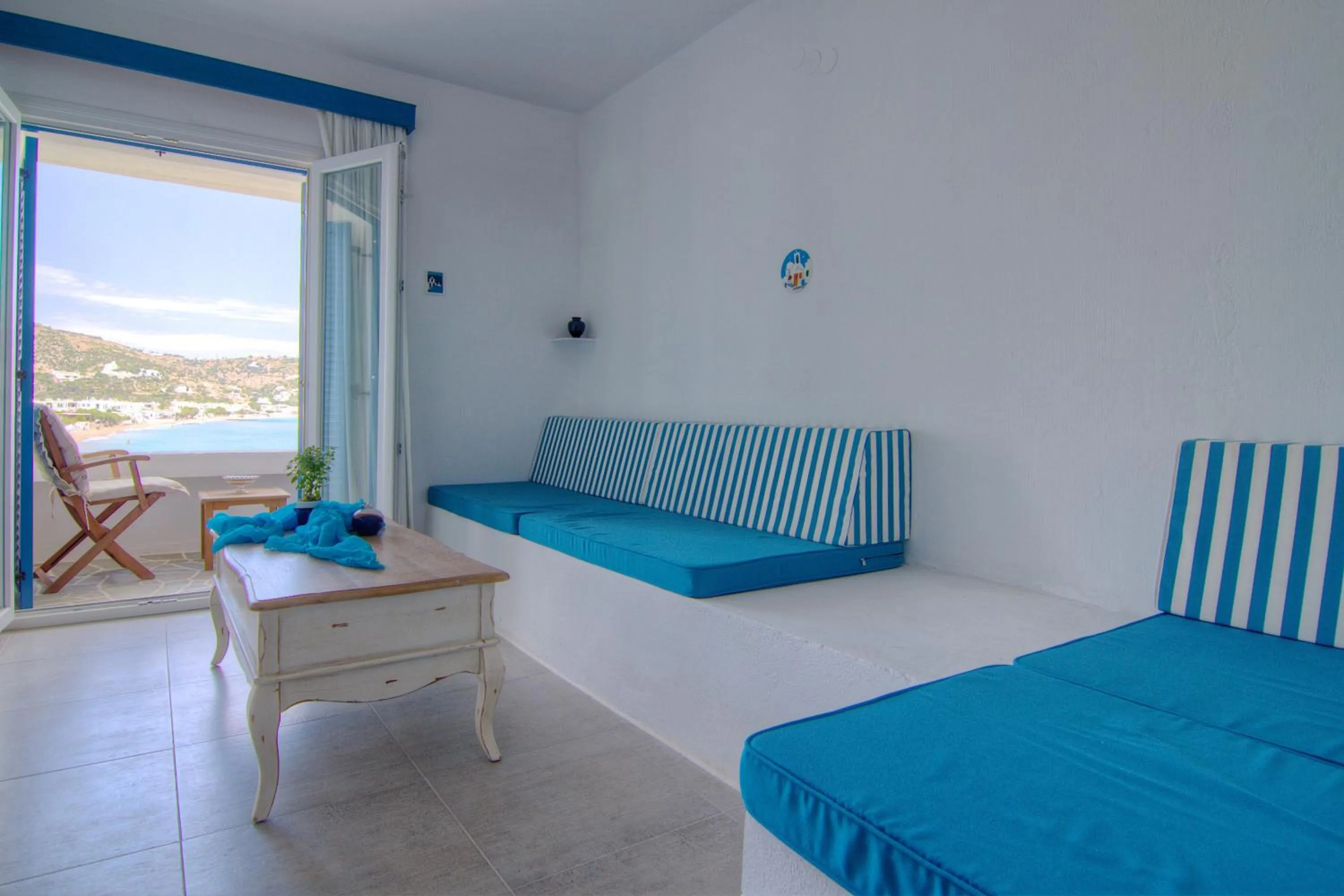 Balcony/Terrace, Bed in Platys Gialos Hotel Sifnos