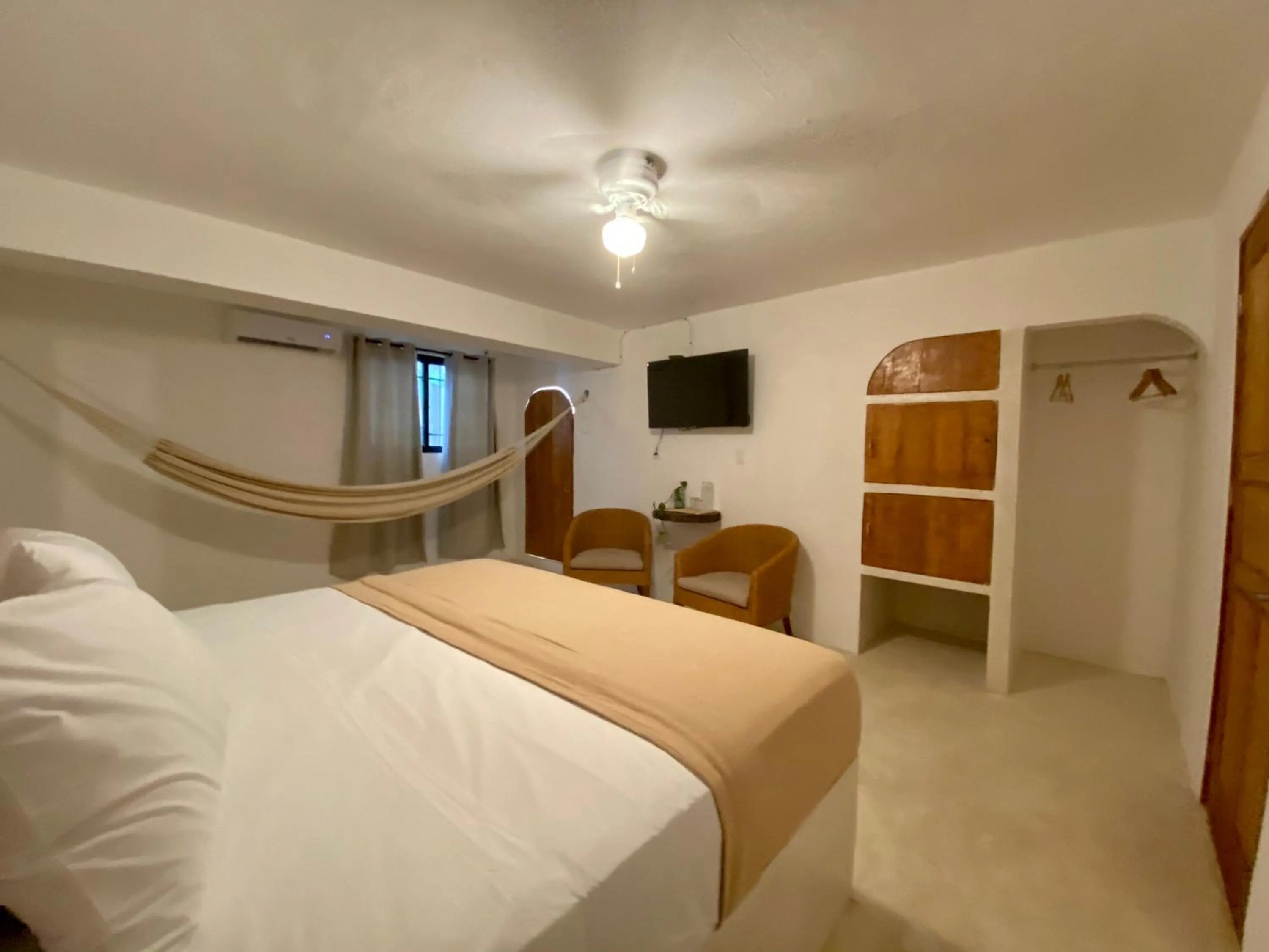 Bedroom, Bed in MIO Cancún Hotel Boutique