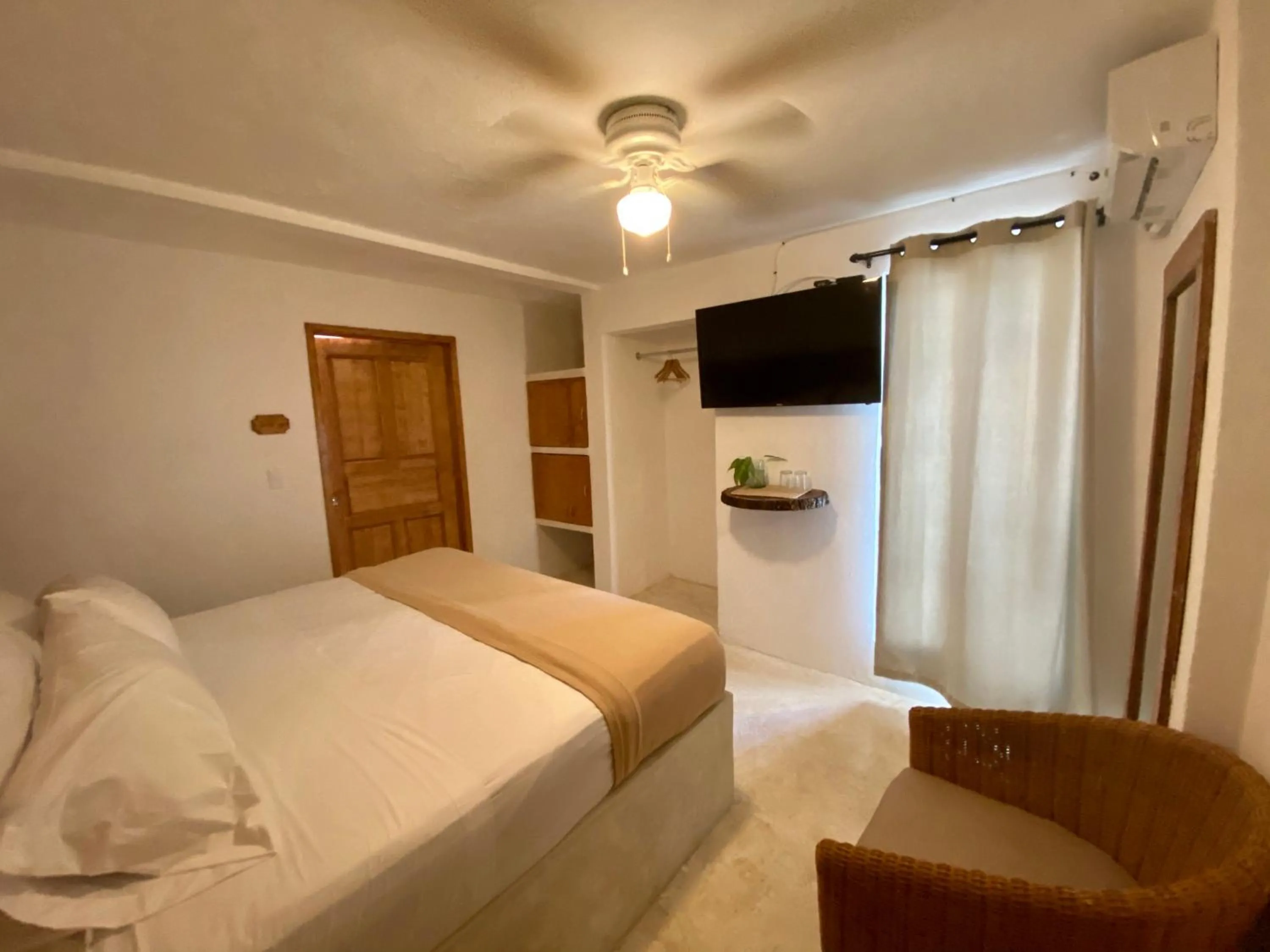 TV and multimedia, Bed in MIO Cancún Hotel Boutique