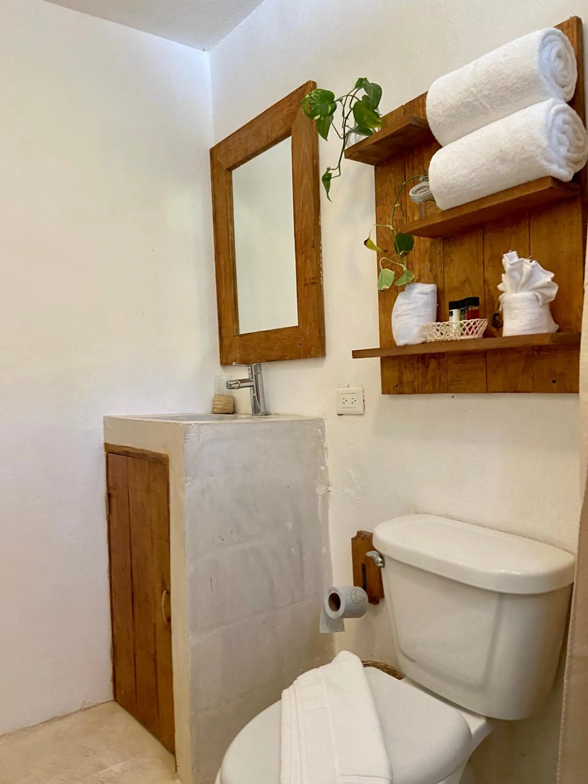 Bathroom in MIO Cancún Hotel Boutique