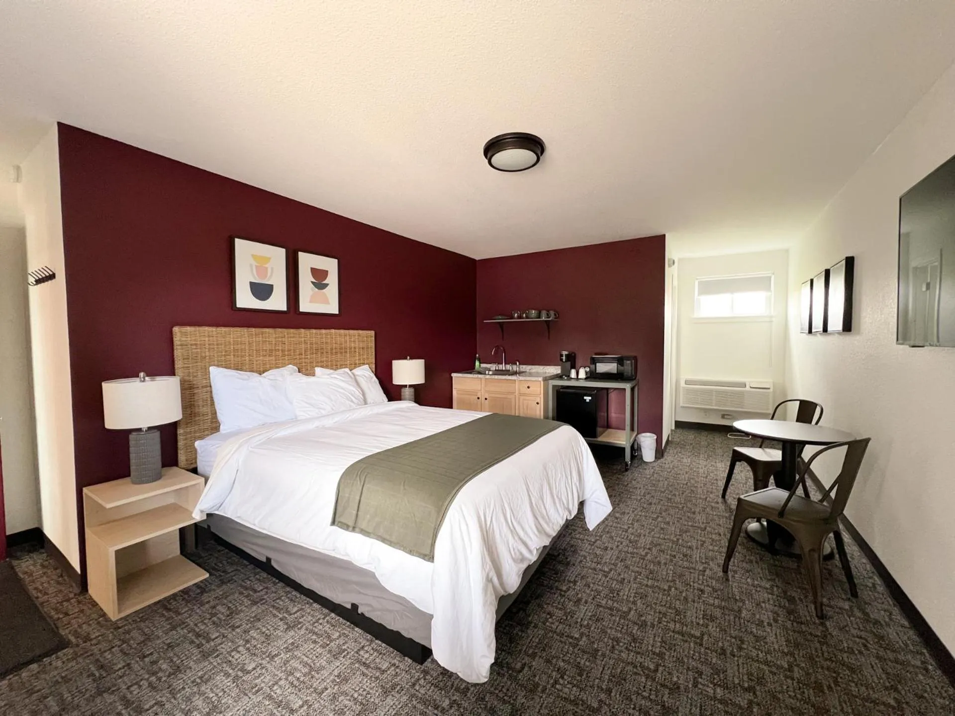 Bed in The Nomad Motel - International Falls, MN - Near Canadian Border