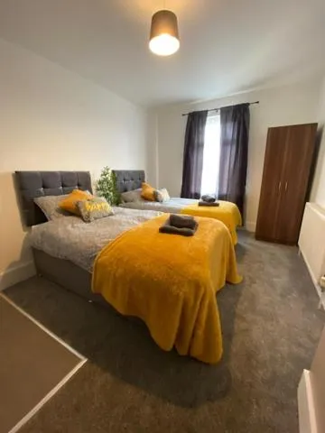 Bed in Bentley House with en-suites