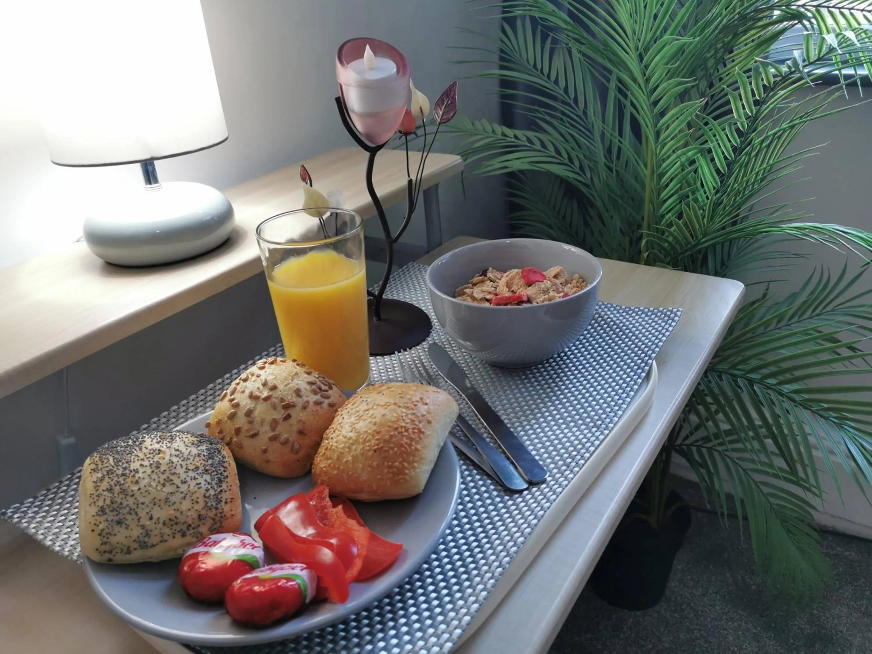 Breakfast in Bentley House with en-suites