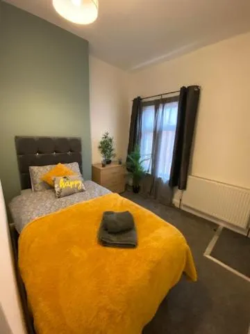 Bed in Bentley House with en-suites