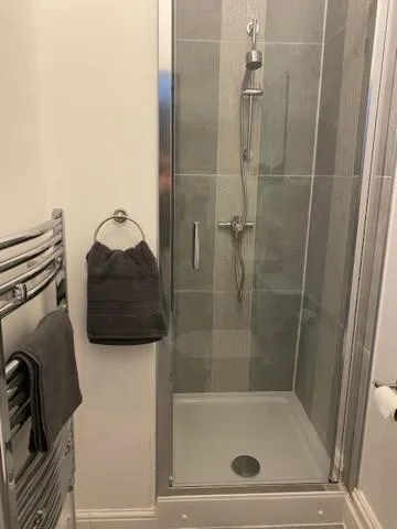 Bathroom in Bentley House with en-suites