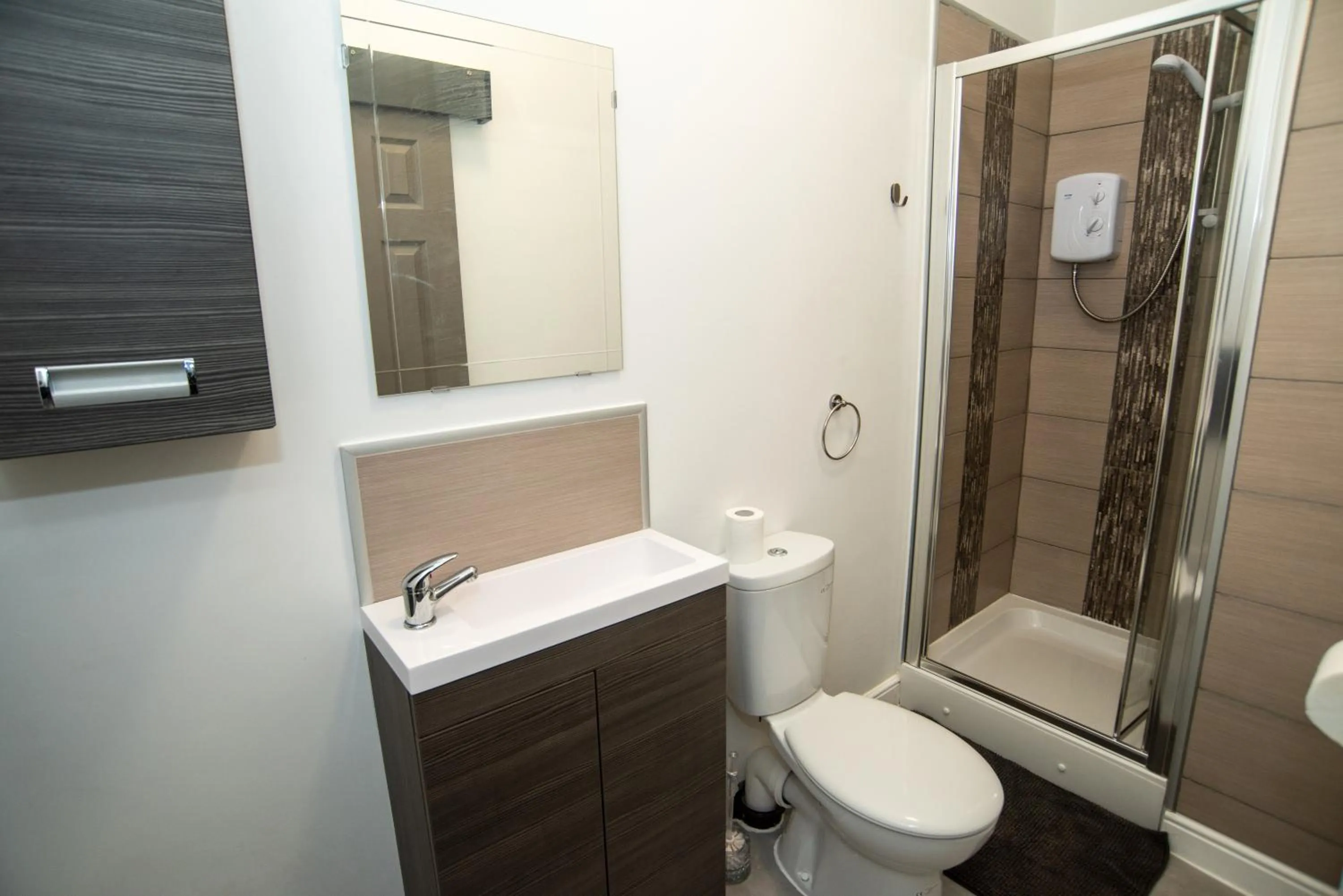 Bathroom in Bentley House with en-suites