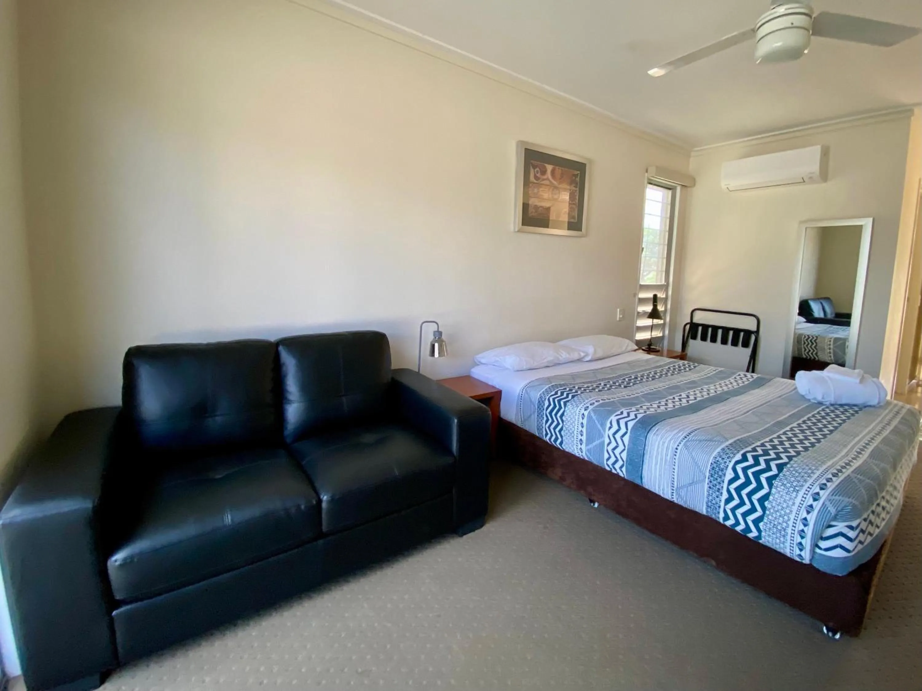 Bed in Black Rock Inn