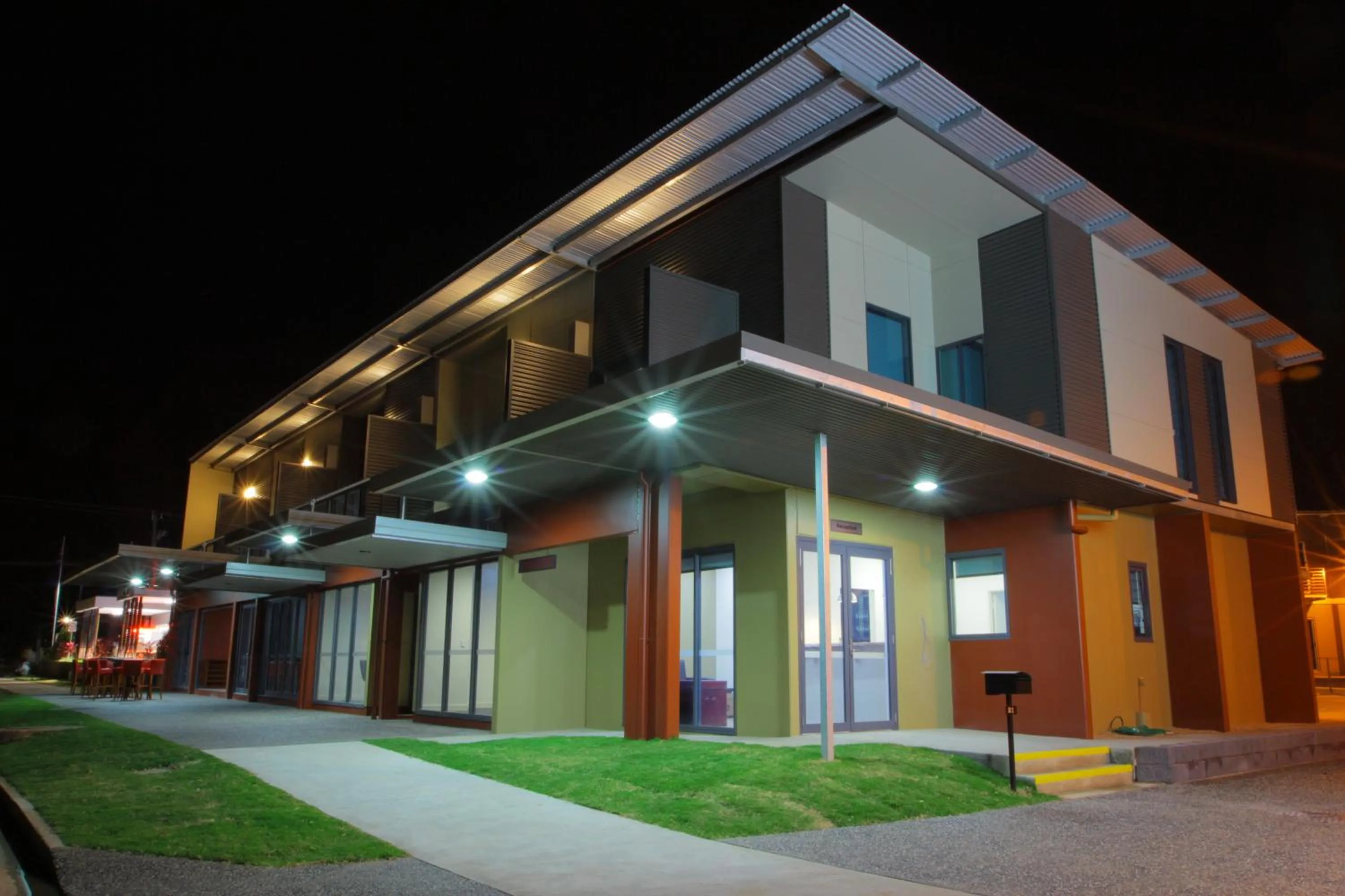 Facade/entrance in Black Rock Inn