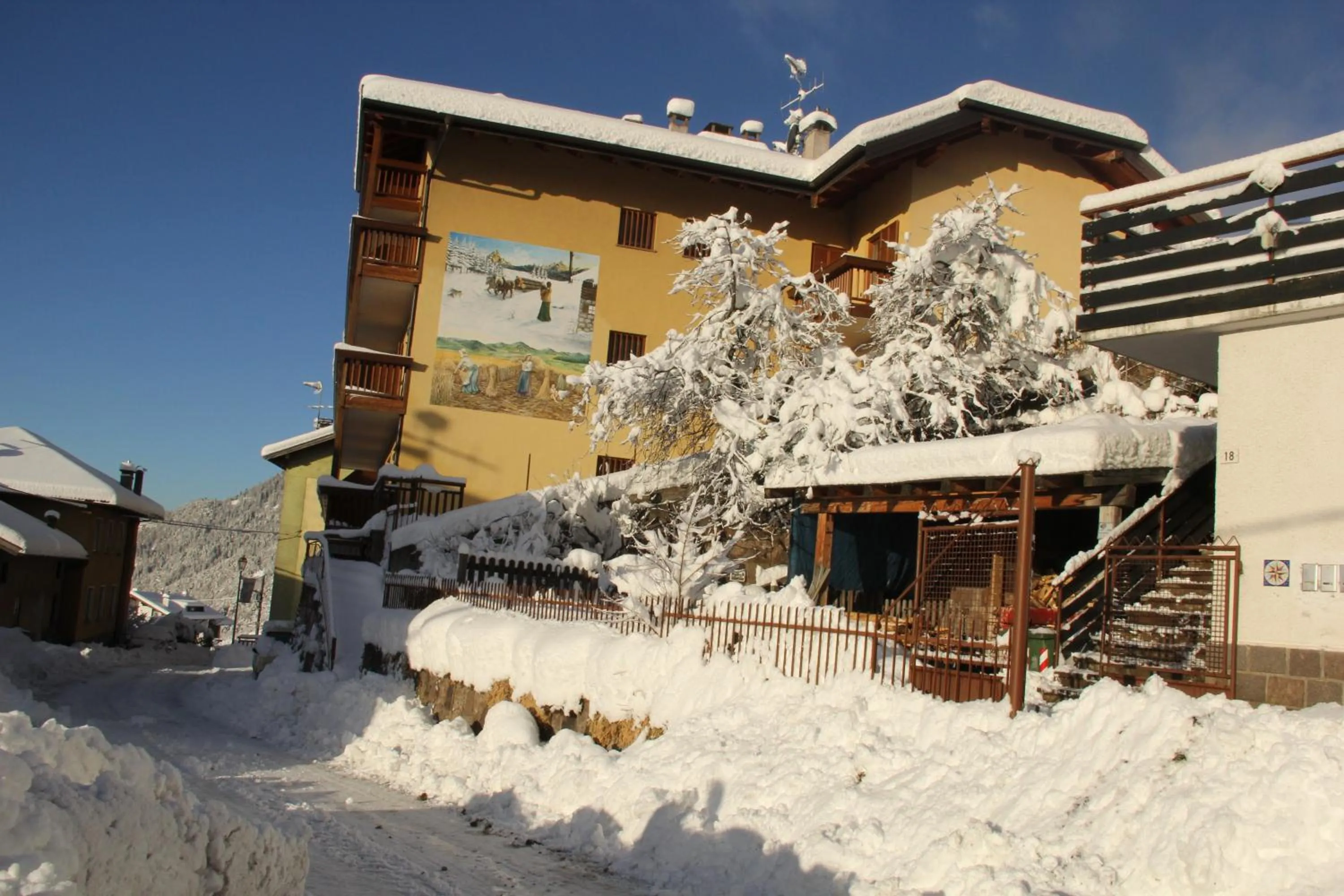 Facade/entrance in Albergo Dolomiti