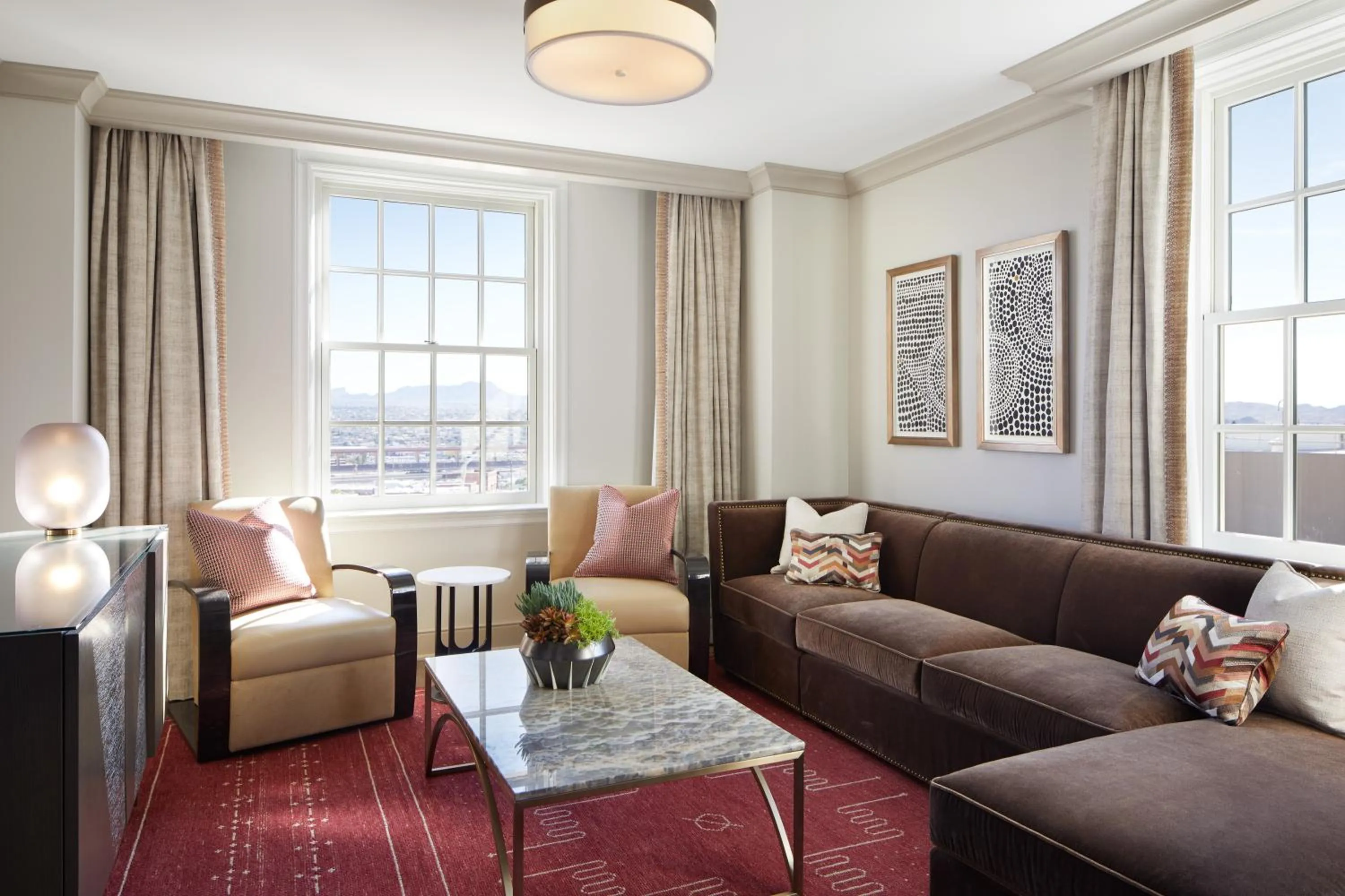 Living room in The Plaza Hotel Pioneer Park