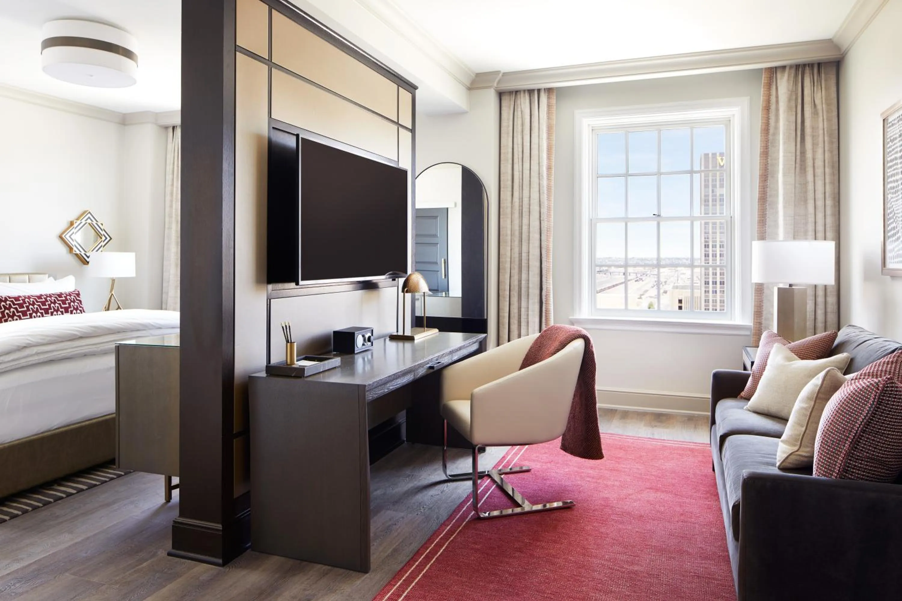 TV and multimedia, Bed in The Plaza Hotel Pioneer Park