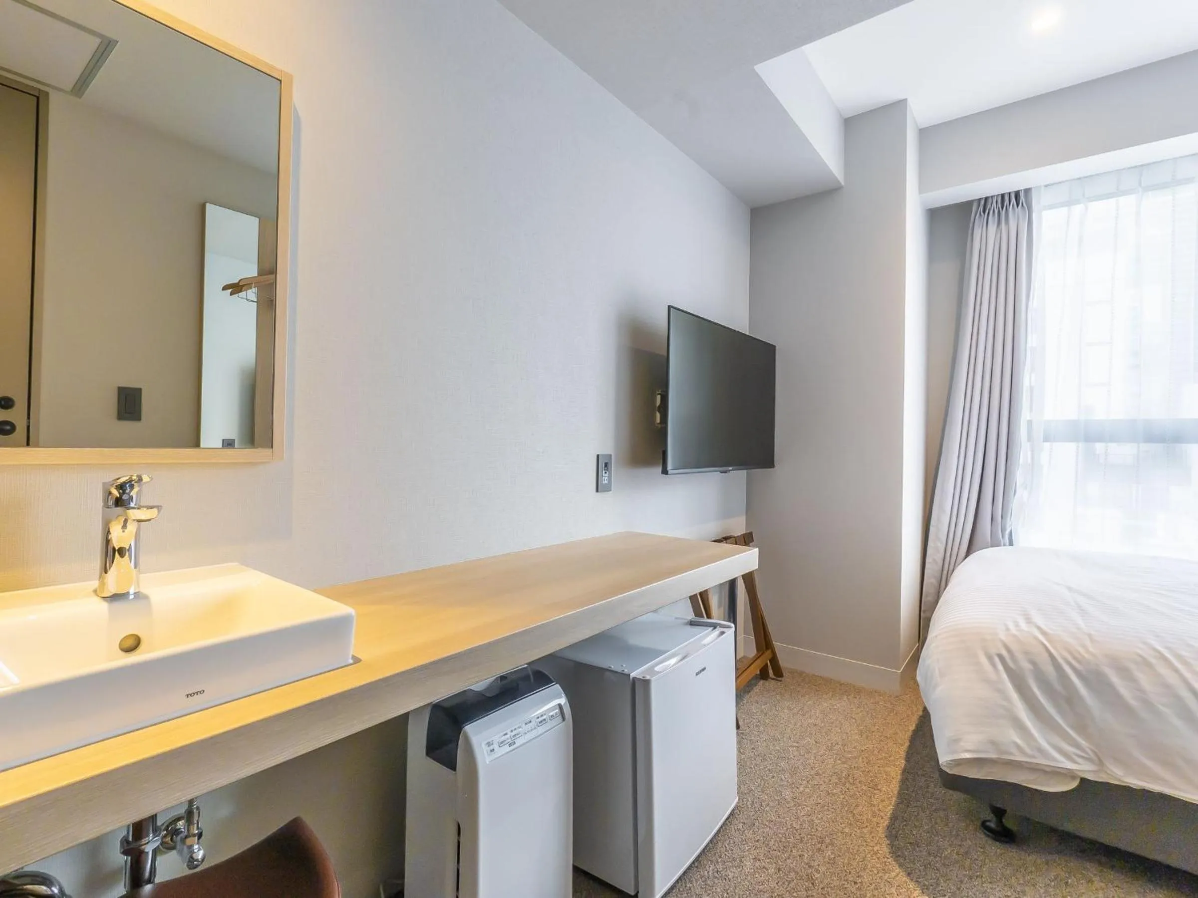 Photo of the whole room, Bed in Bay Hotel Tokyo Hamamatsucho