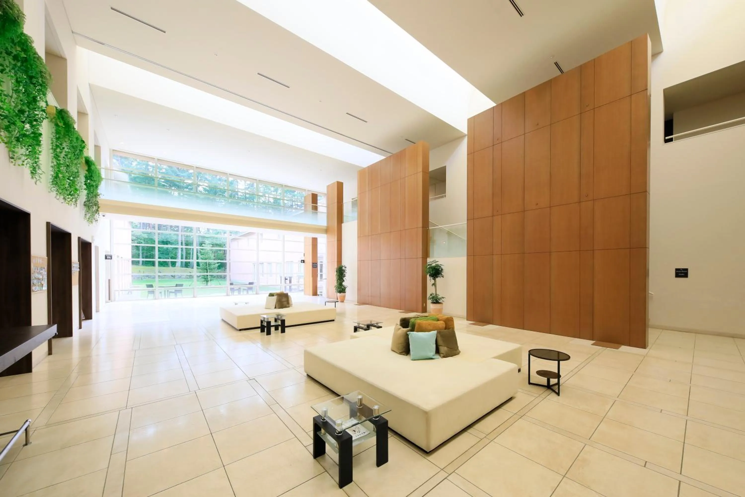 Lobby or reception in Yutorelo Tateshina Hotel with DOGS