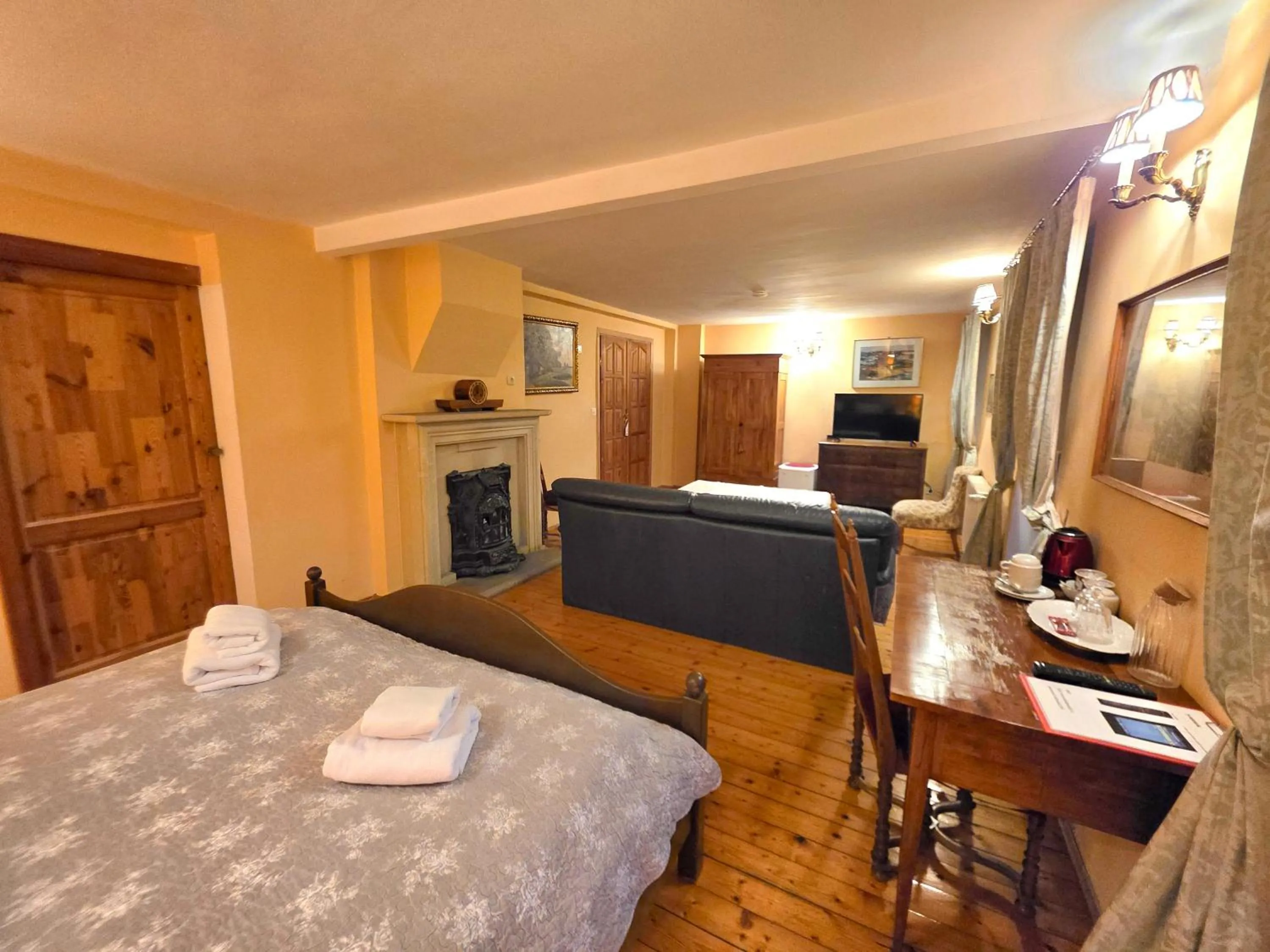 Photo of the whole room, Bed in Dworek Adamski