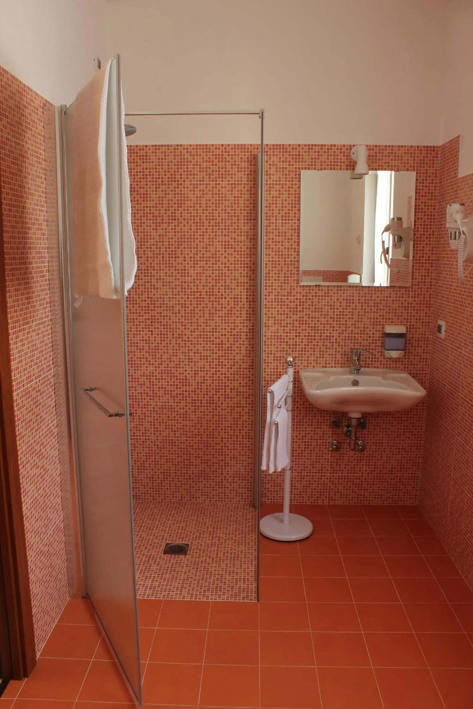 Shower in La Bella Vigna