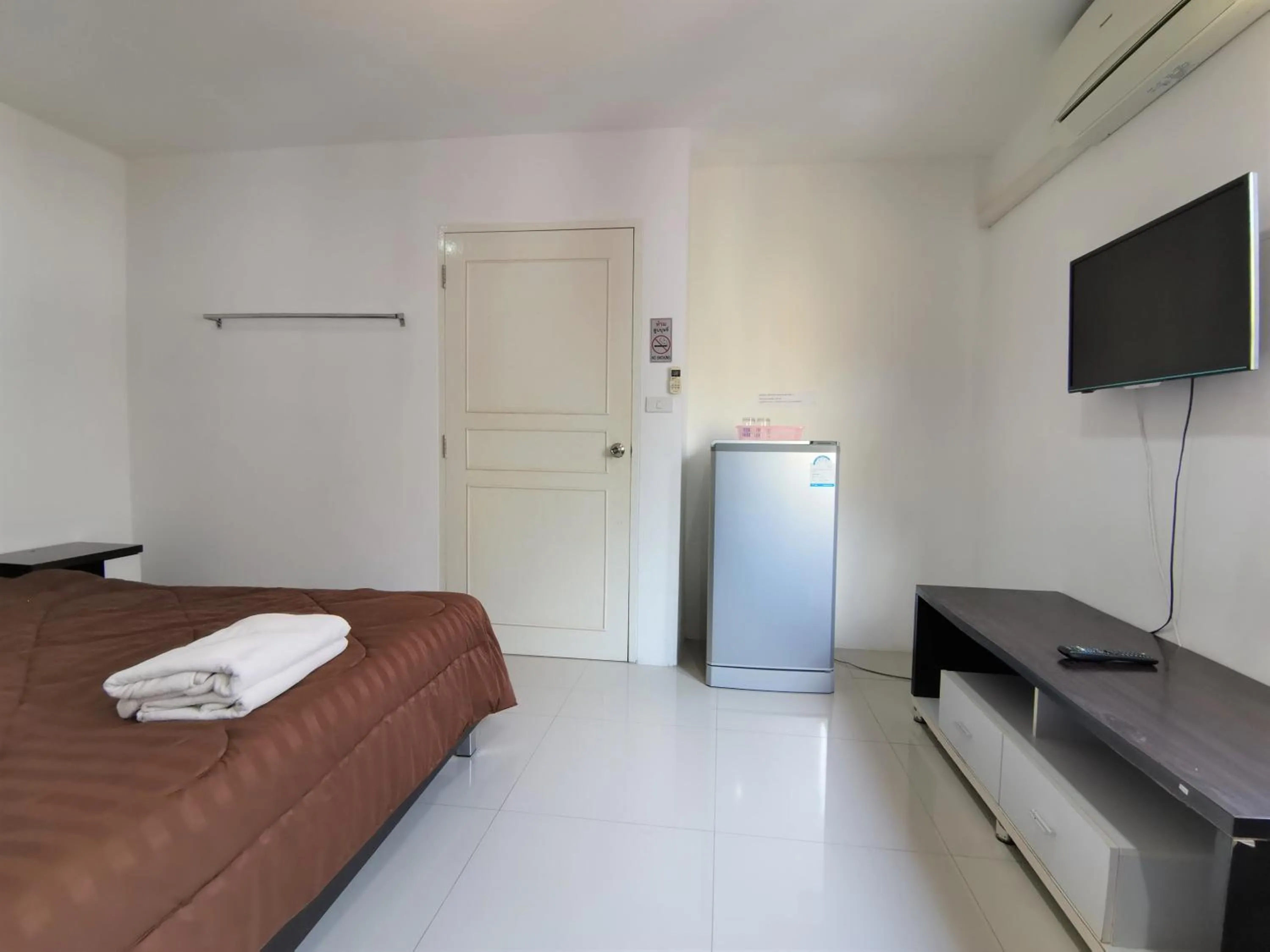 Photo of the whole room, Bed in Sure Guesthouse