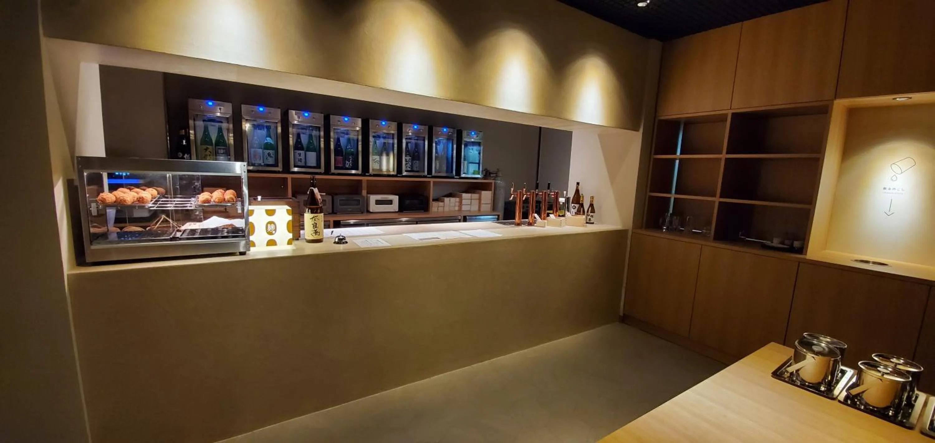 Lounge or bar in Hatagoya Jozankei Shoten-Adult Only