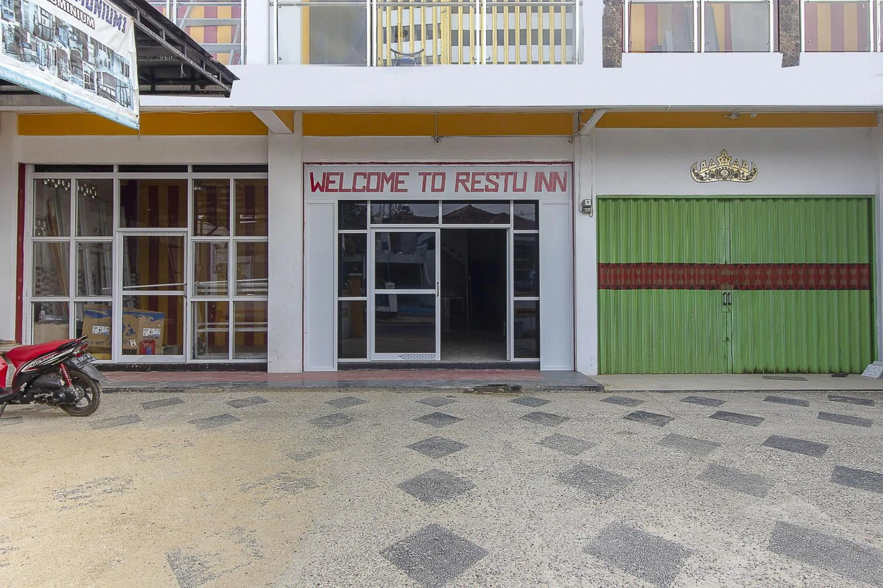 Facade/entrance in Restu Inn
