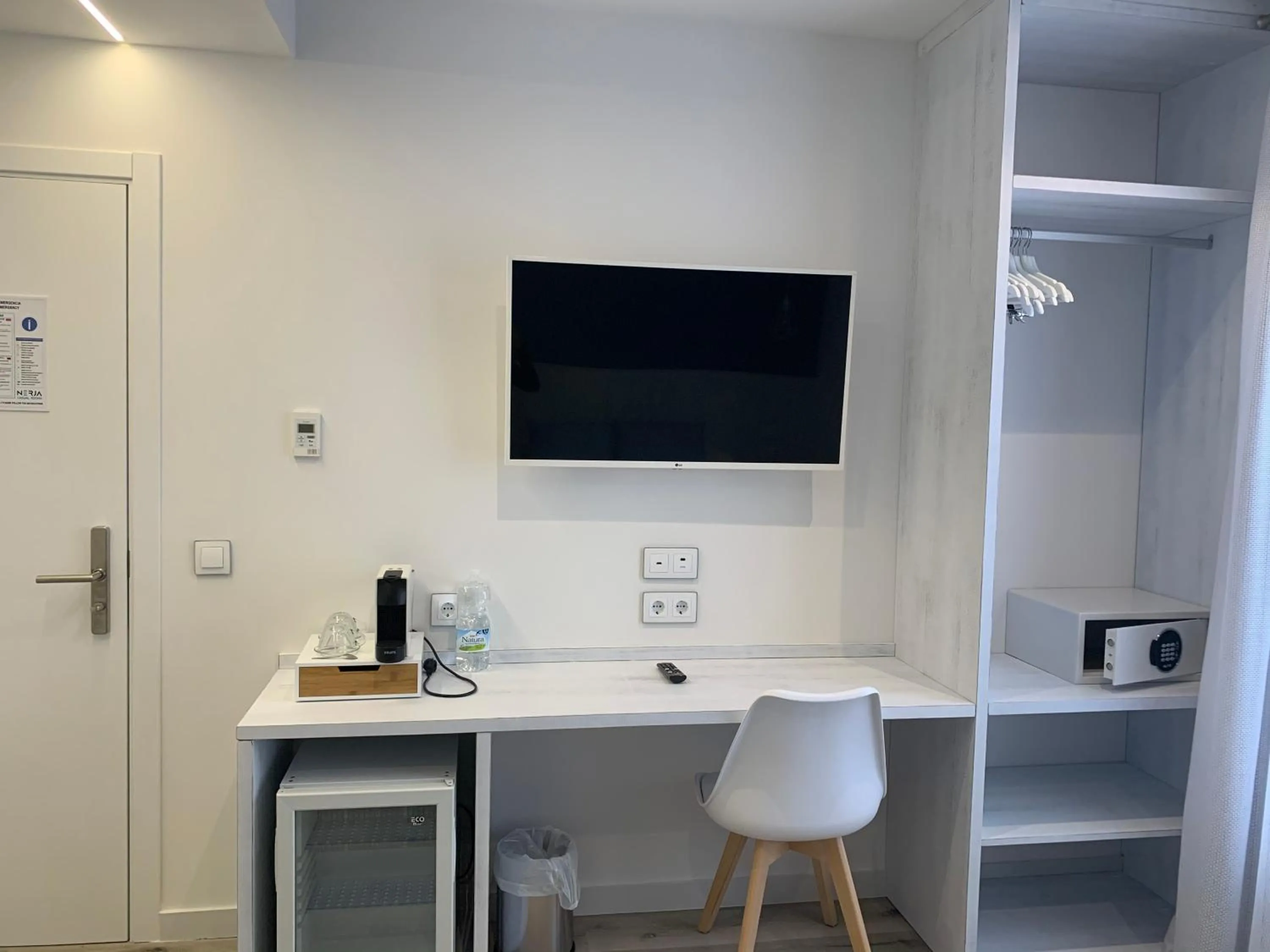 TV and multimedia in Nerja Casual Rooms