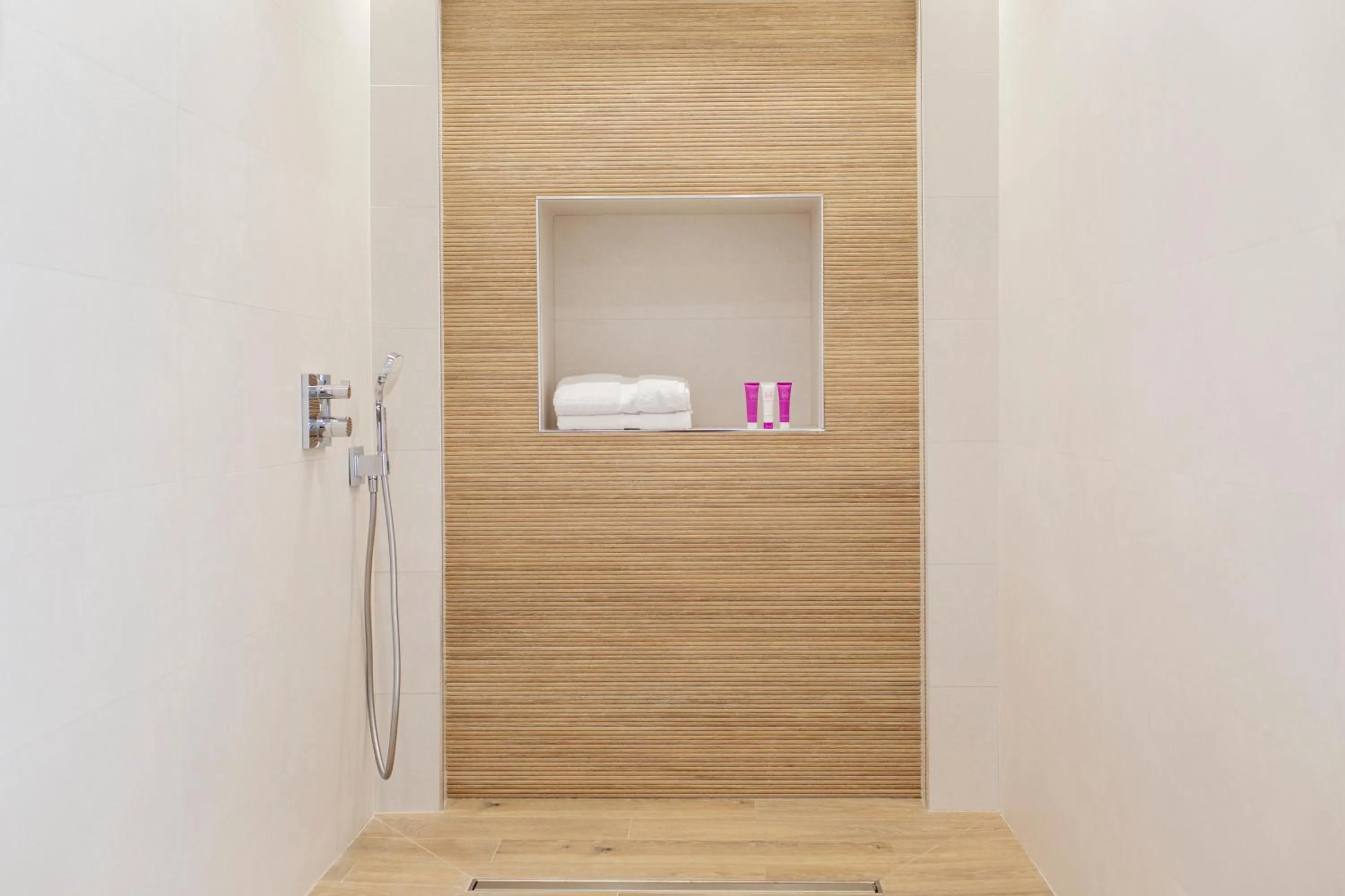 Shower in Nerja Casual Rooms