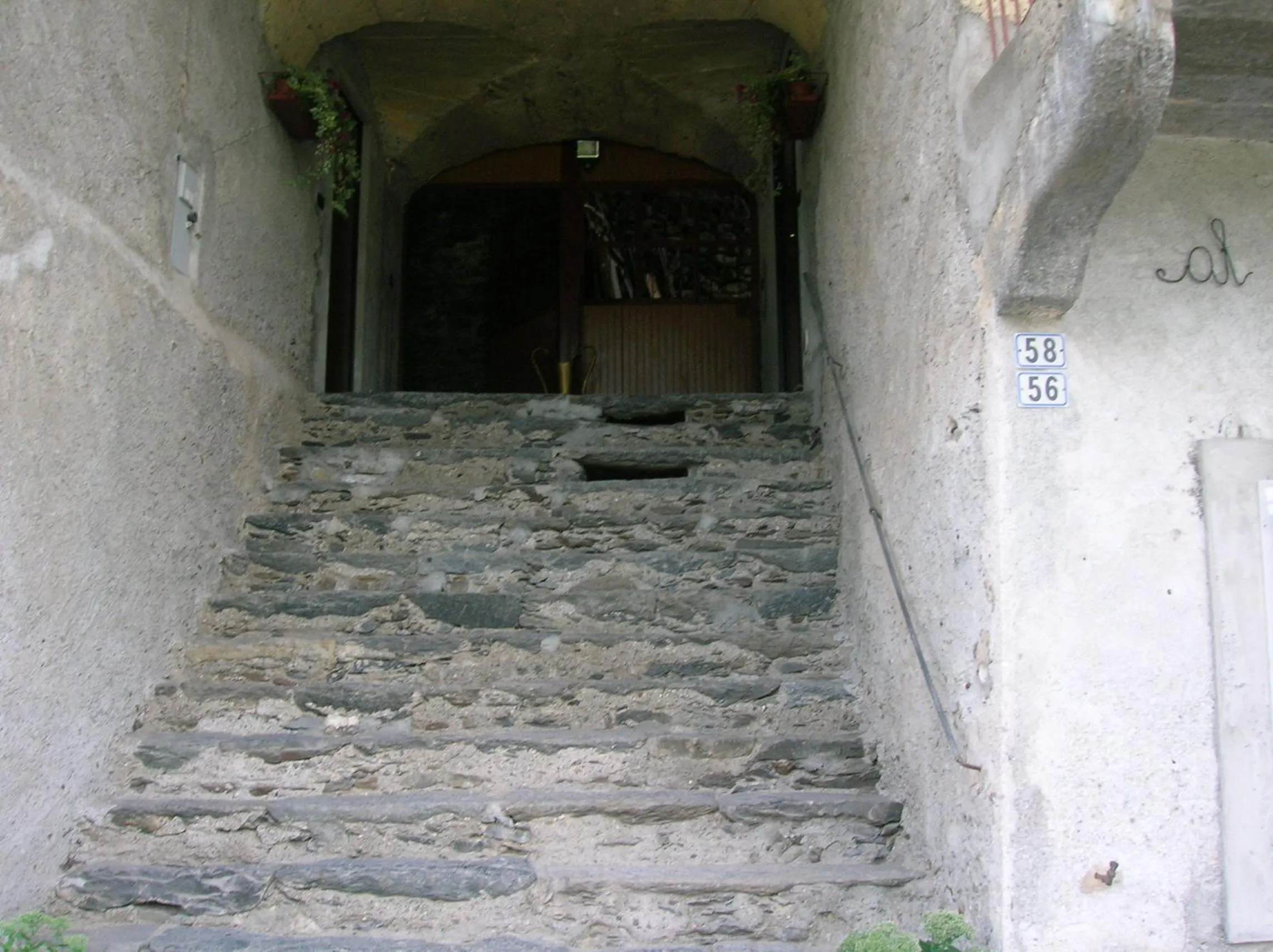 Facade/entrance in Al Carotin