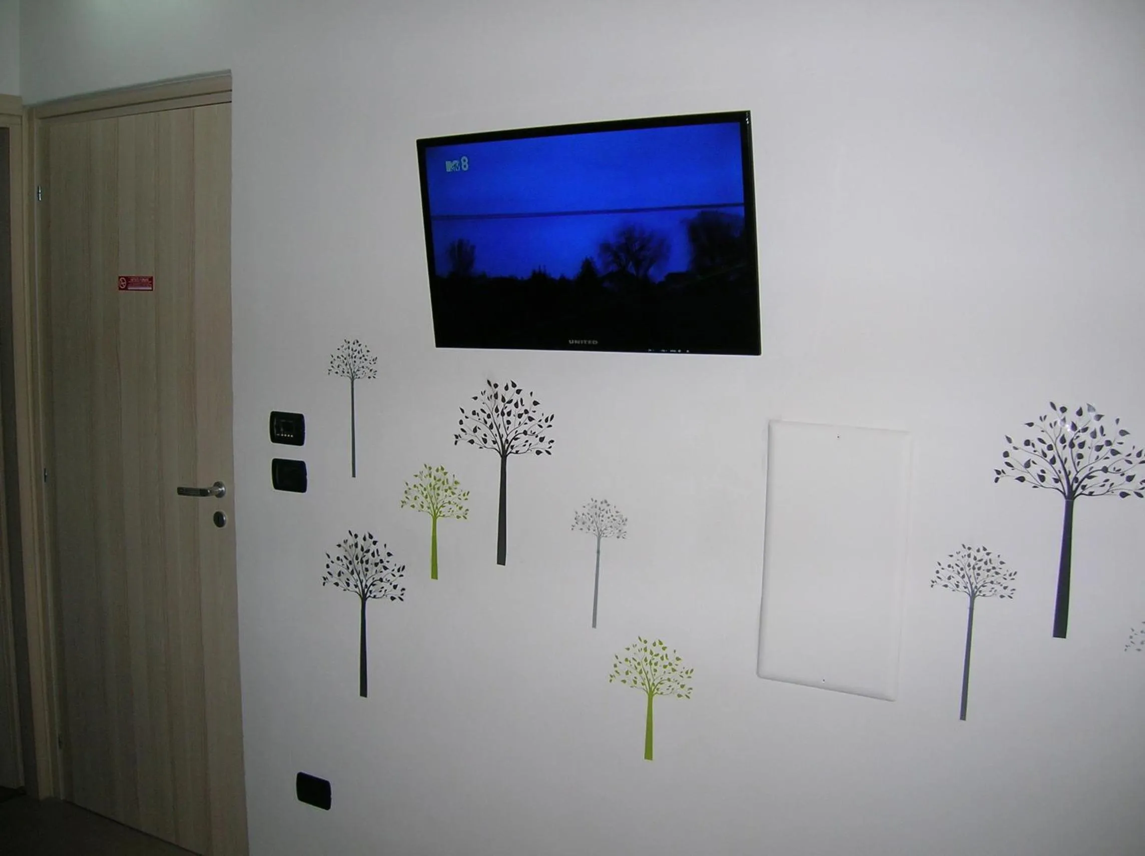 TV and multimedia in Al Carotin