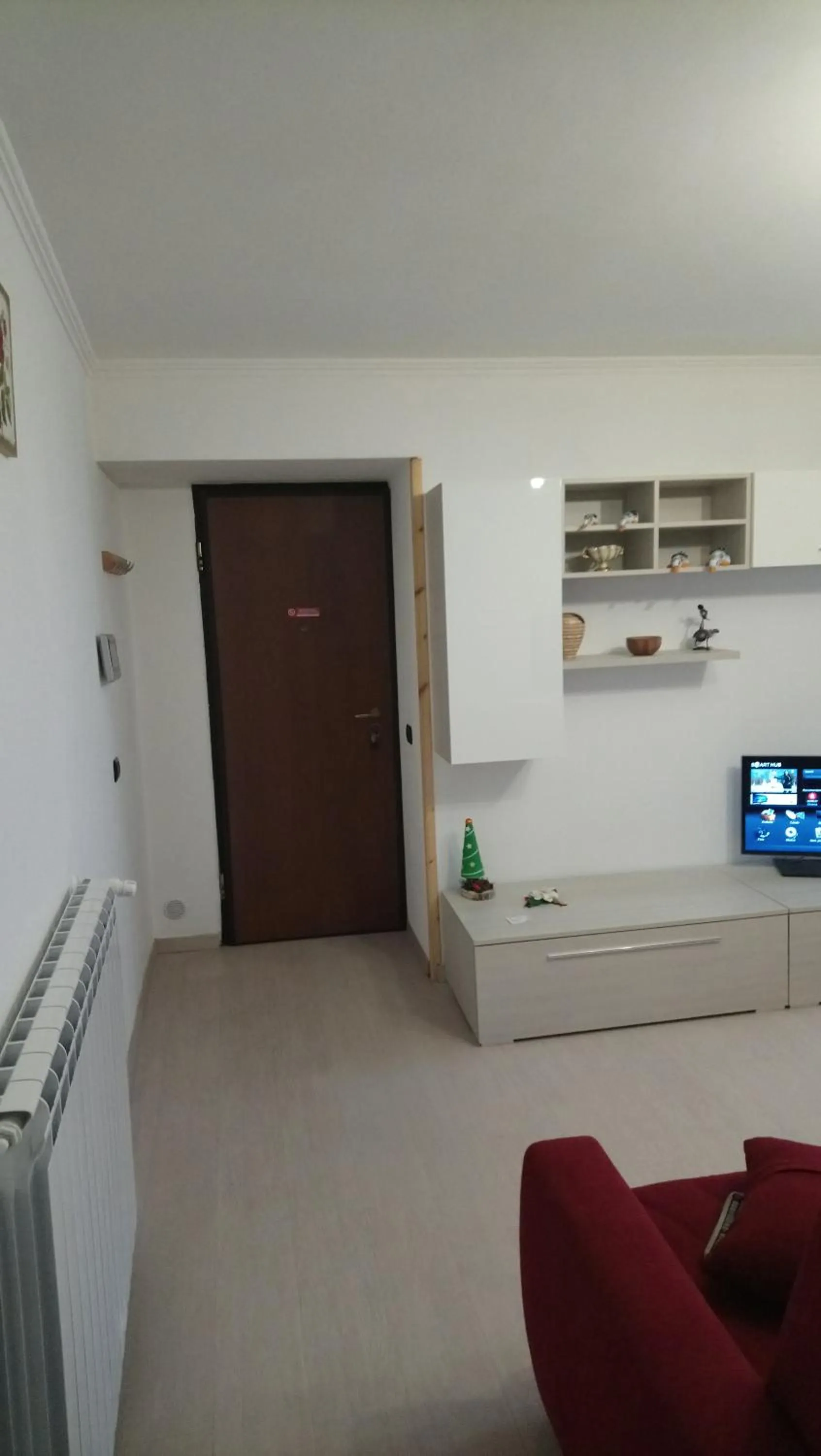 Communal lounge/ TV room in Al Carotin