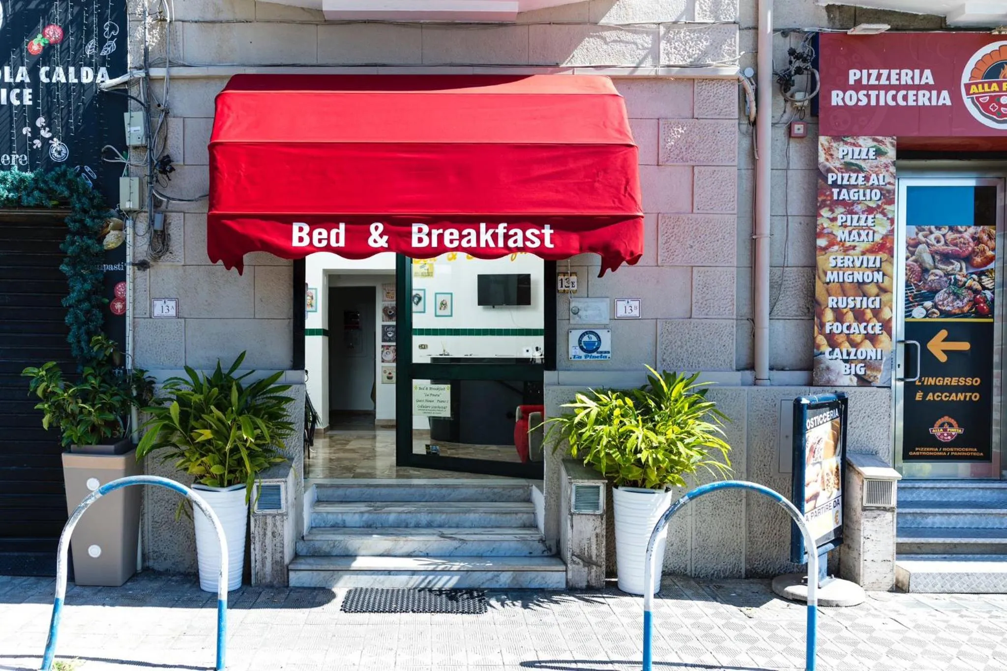 Facade/entrance in B&B La Pineta