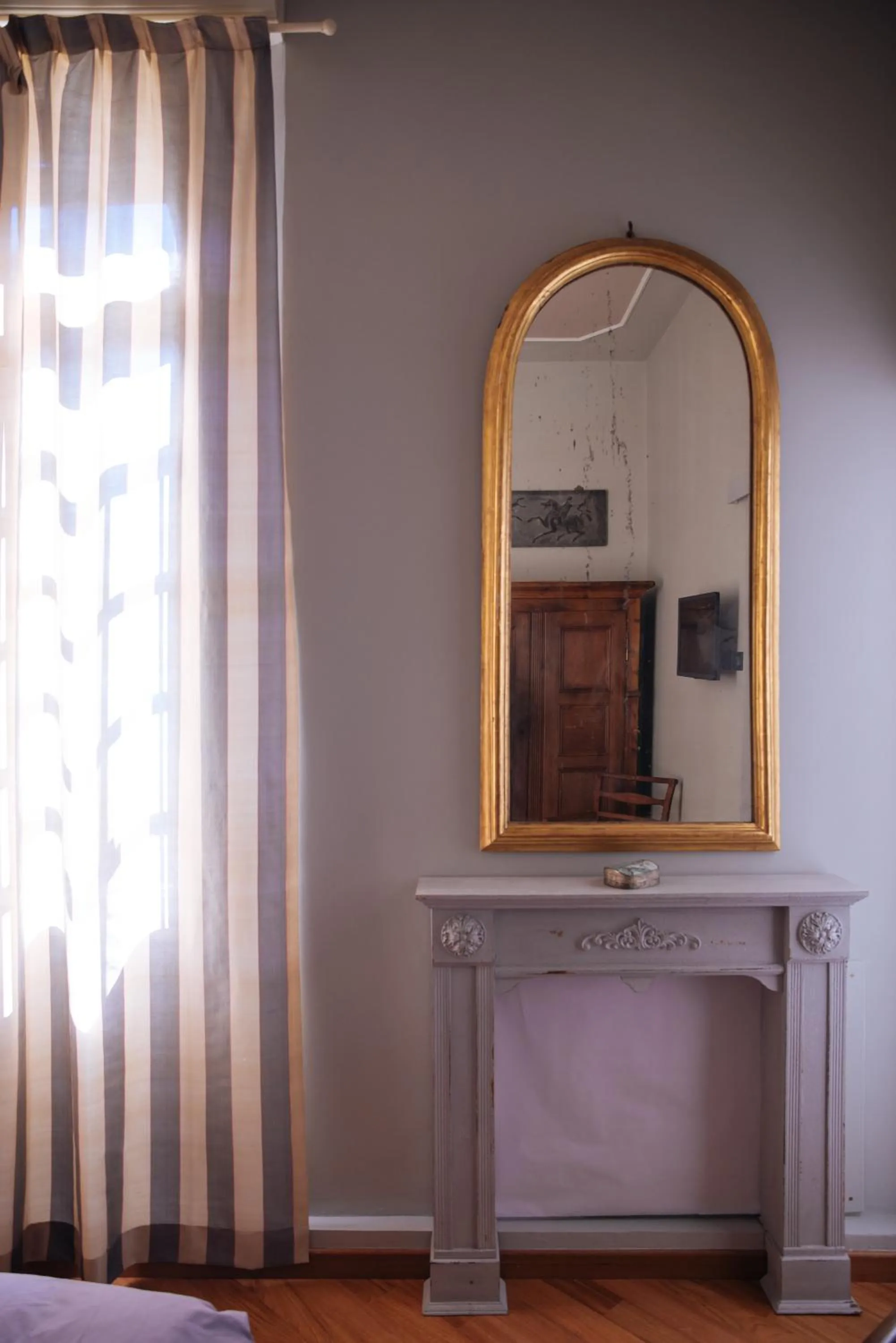 Decorative detail in Ai tre cedri B&B