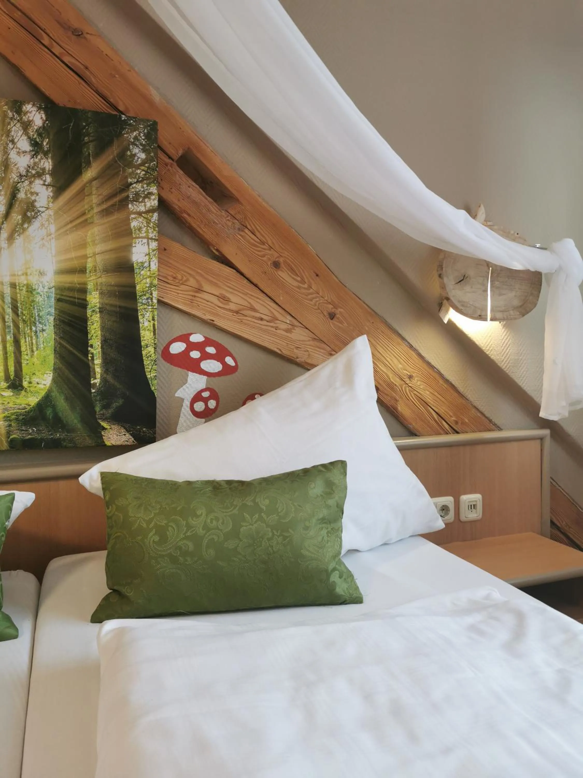 Bed in Gasthaus & Hotel Drei Lilien
