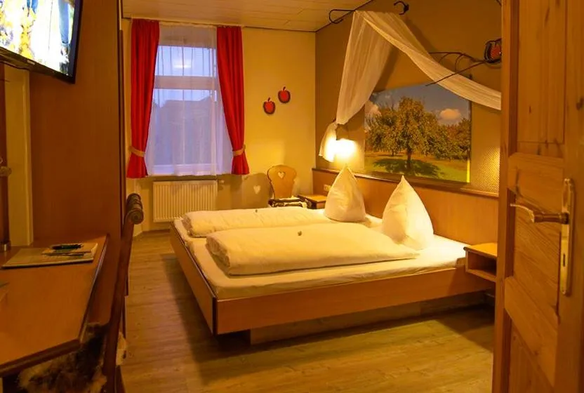 Bed in Gasthaus & Hotel Drei Lilien