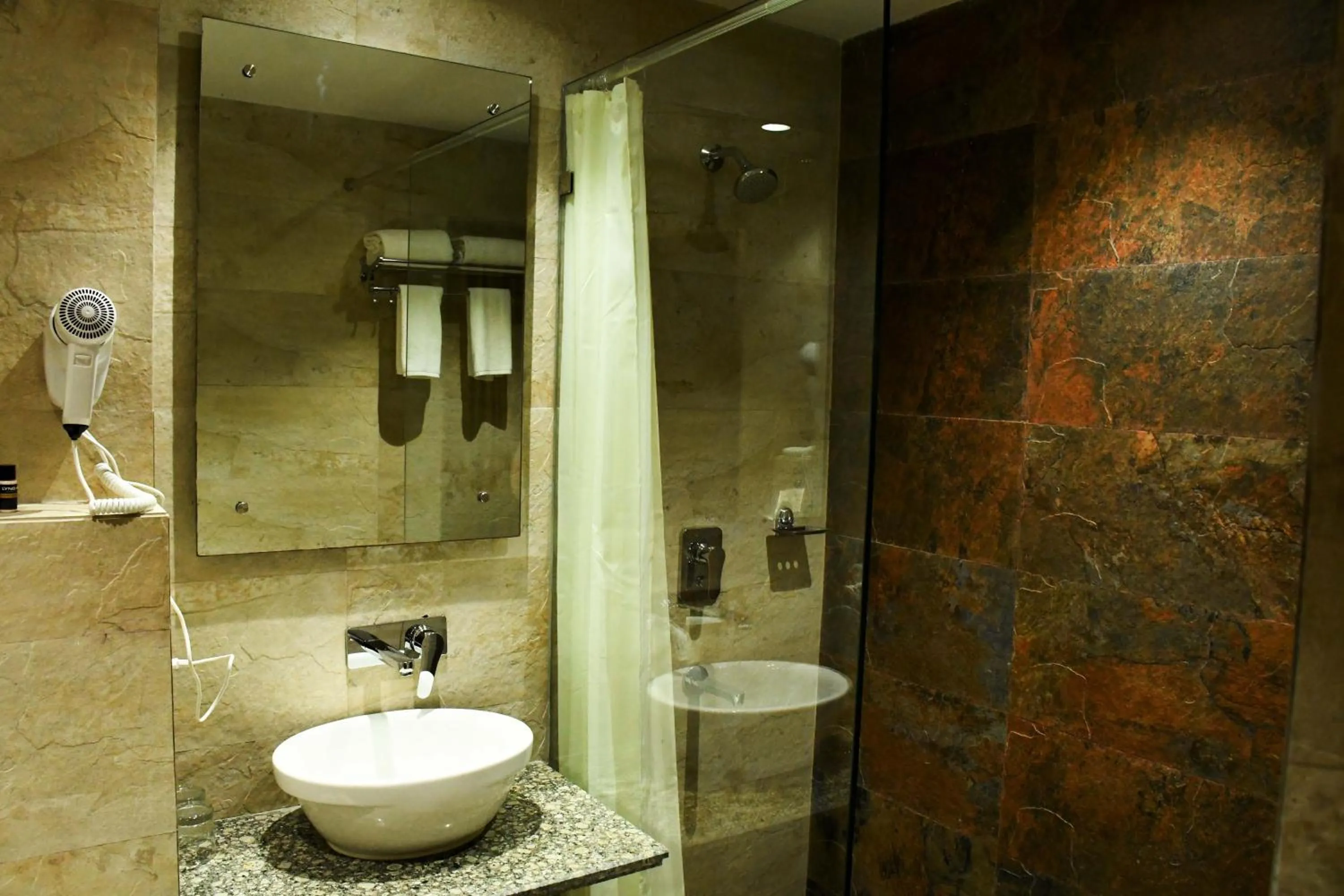 Bathroom in LYNQ AERO