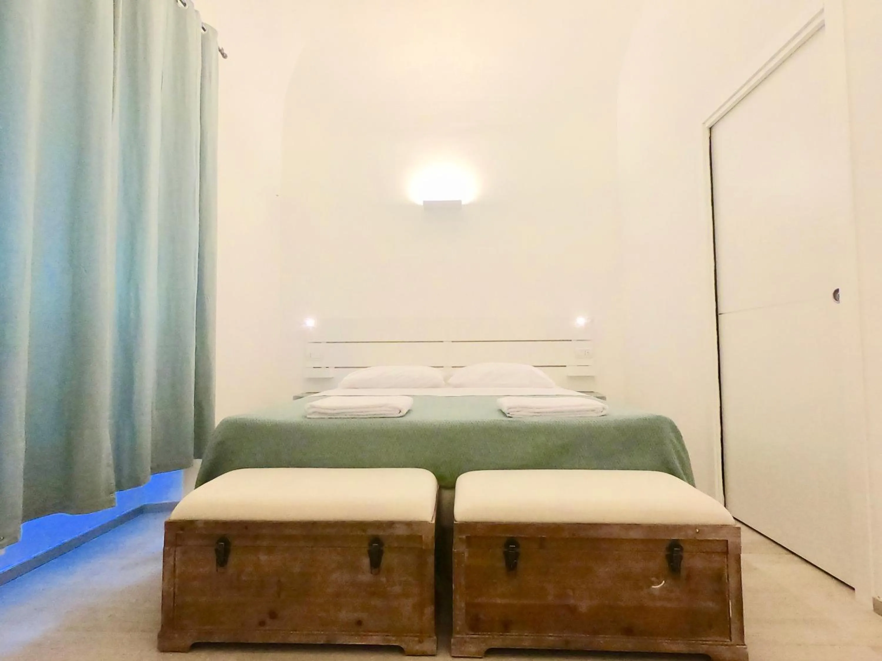 Bedroom, Bed in Central Savona