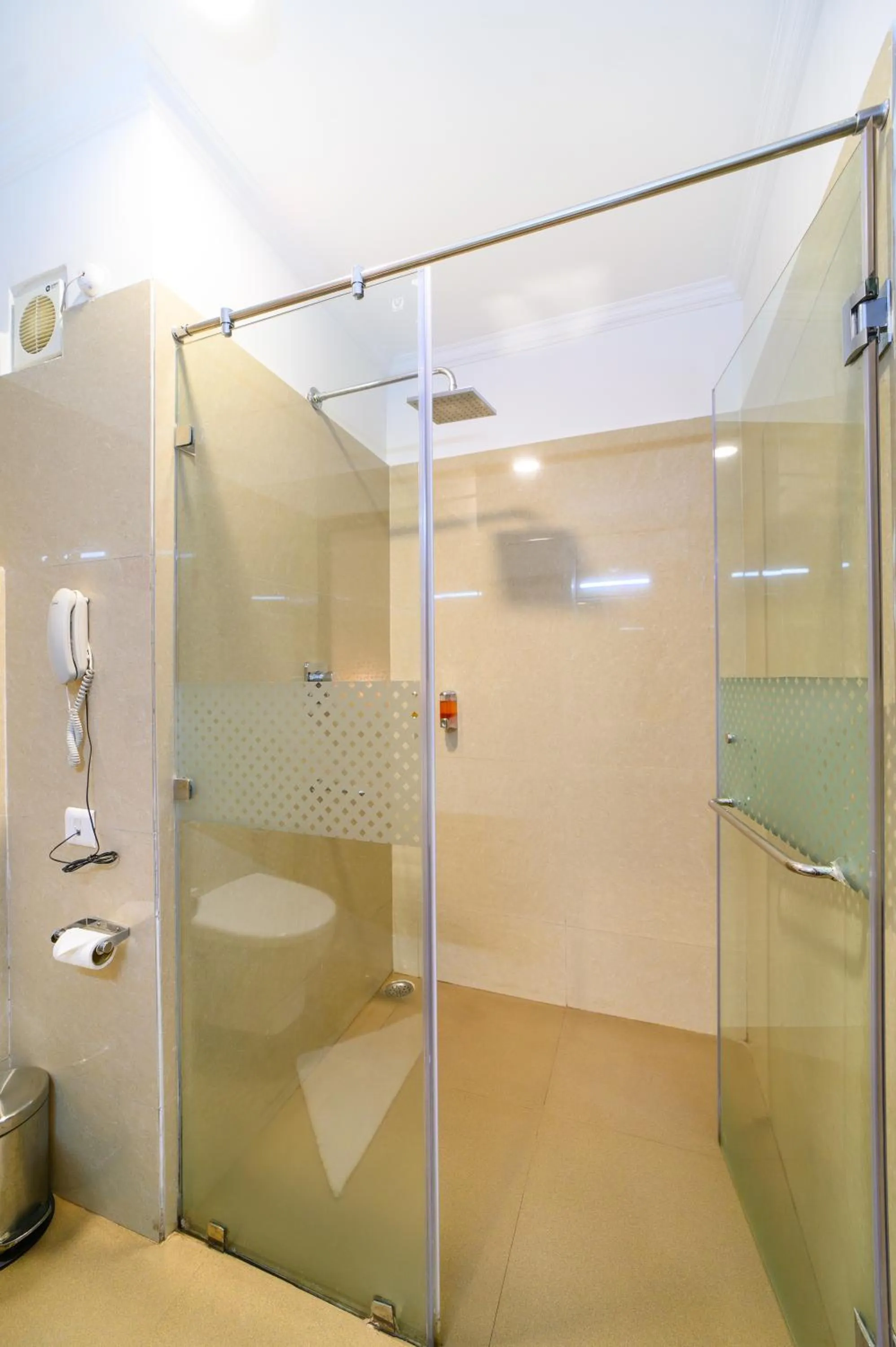 Shower in Sinclairs Gangtok