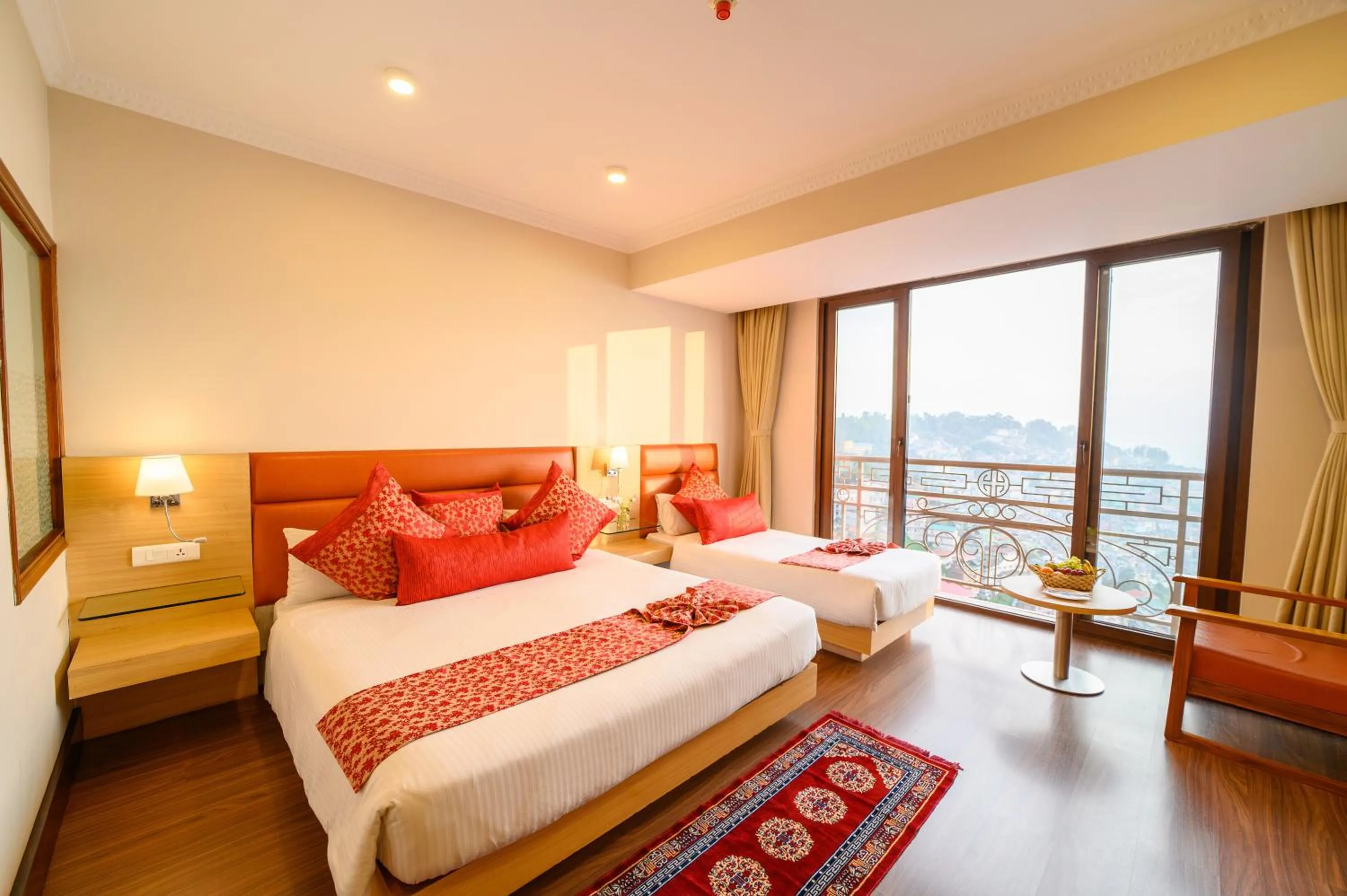 Bedroom, Bed in Sinclairs Gangtok