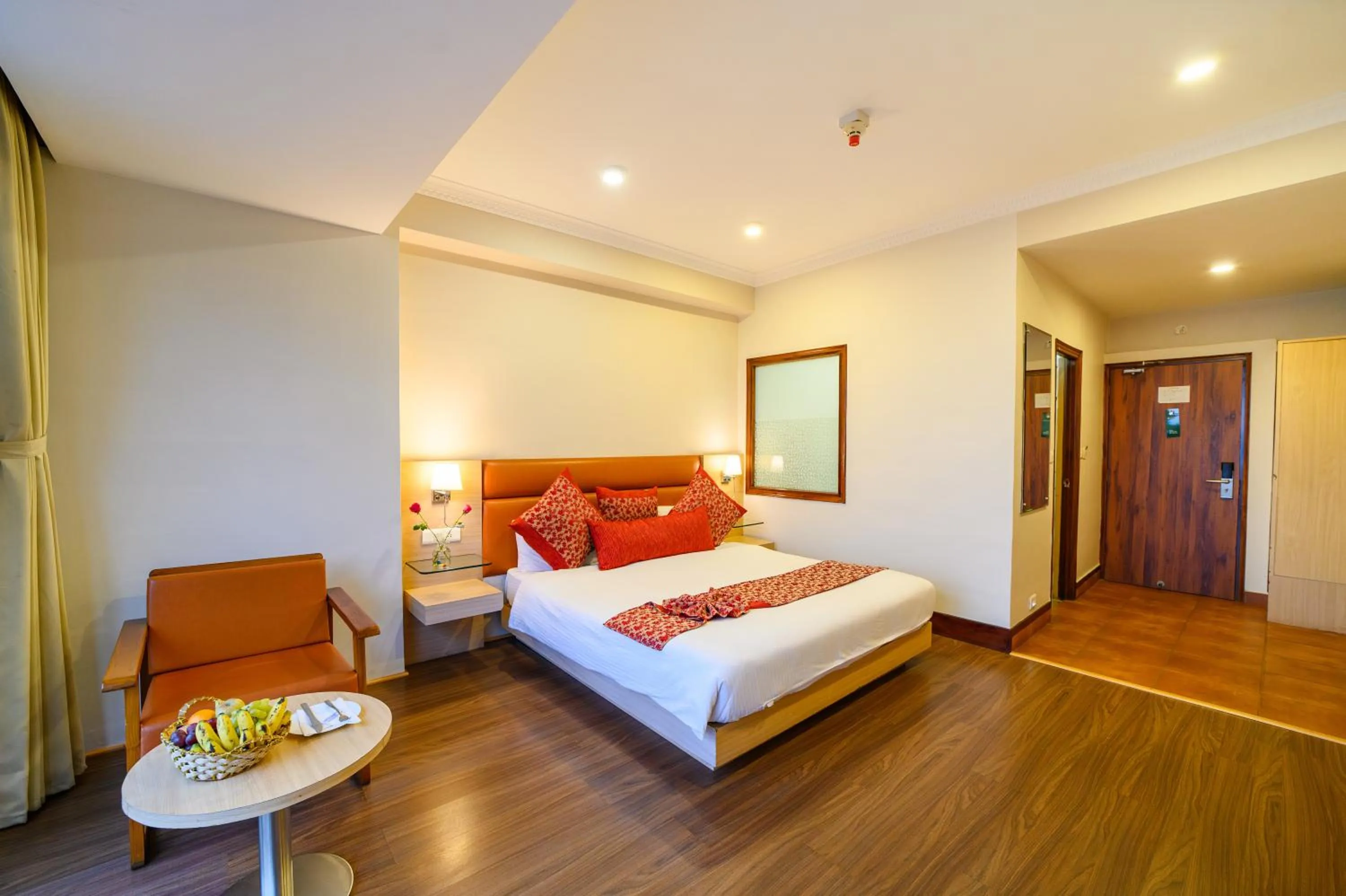 Photo of the whole room, Bed in Sinclairs Gangtok