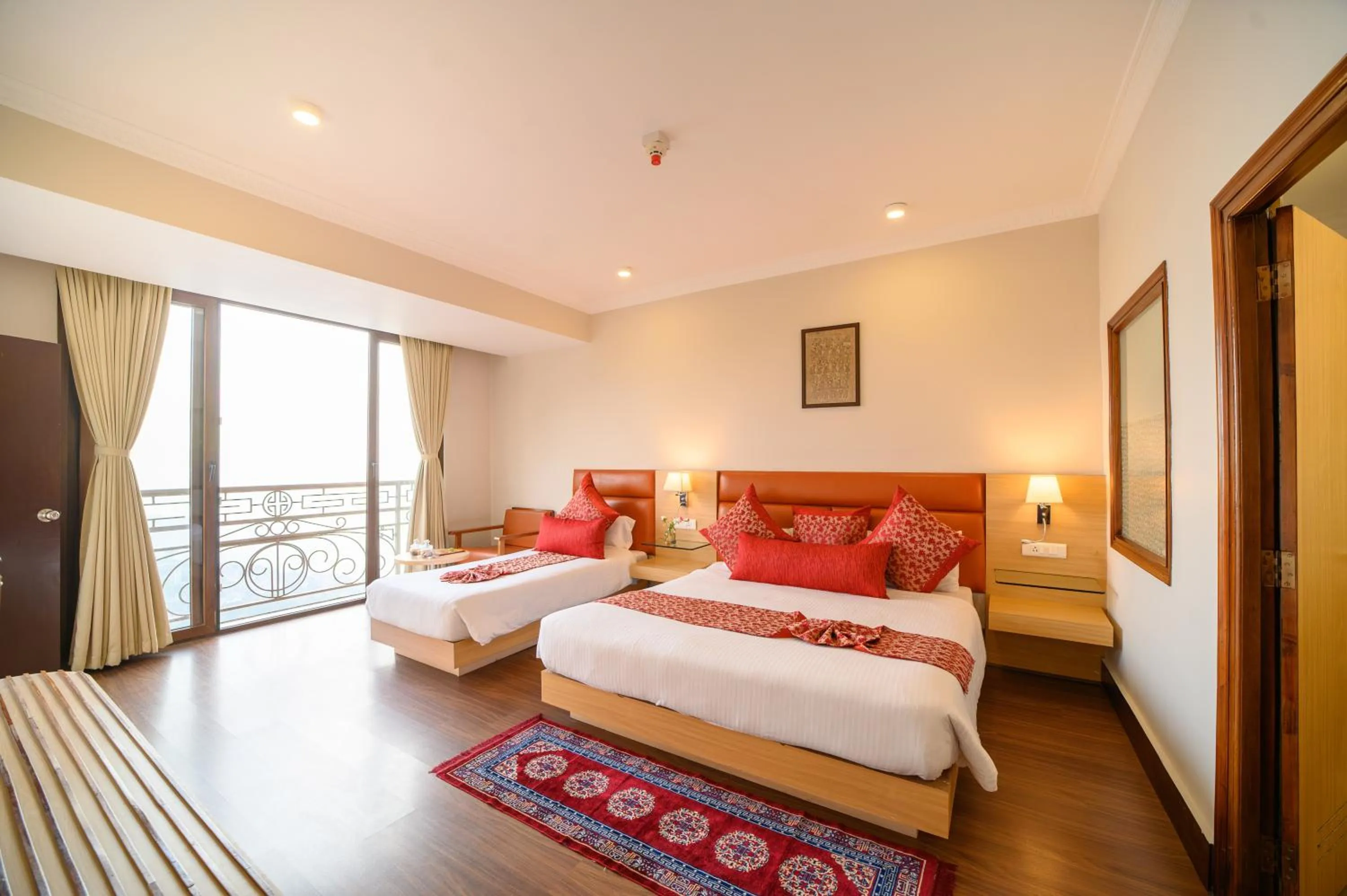 Bedroom, Bed in Sinclairs Gangtok