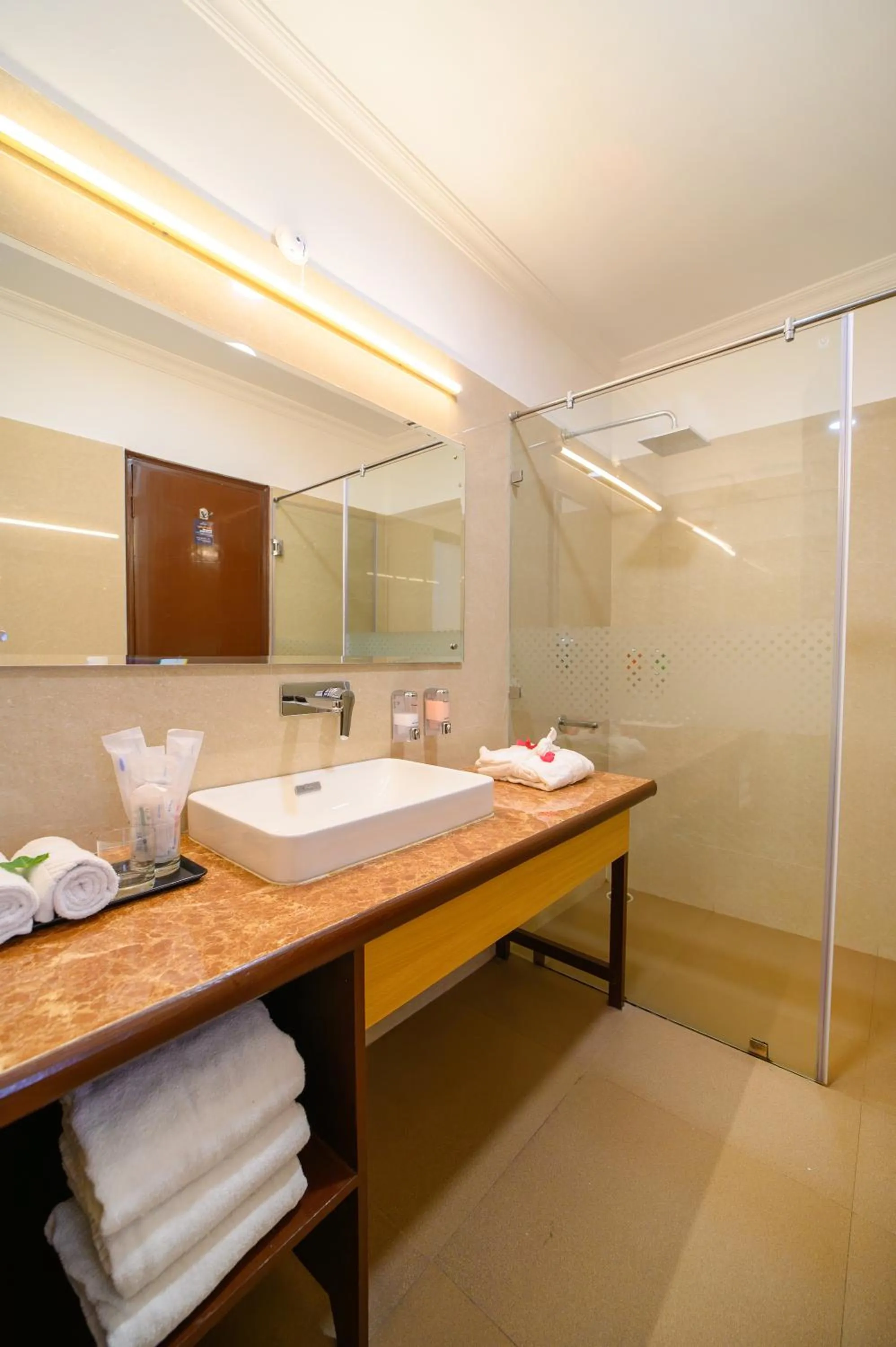 Shower in Sinclairs Gangtok