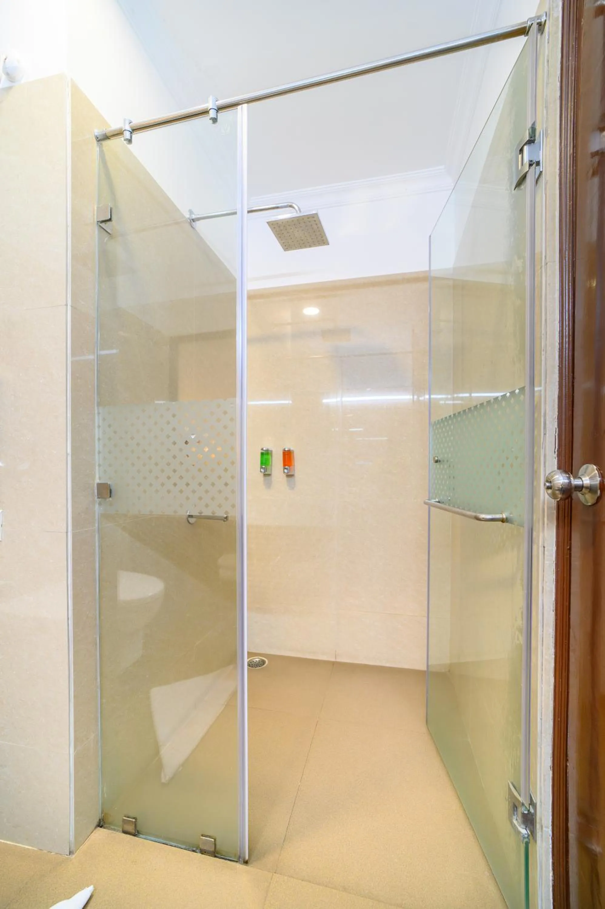 Shower in Sinclairs Gangtok