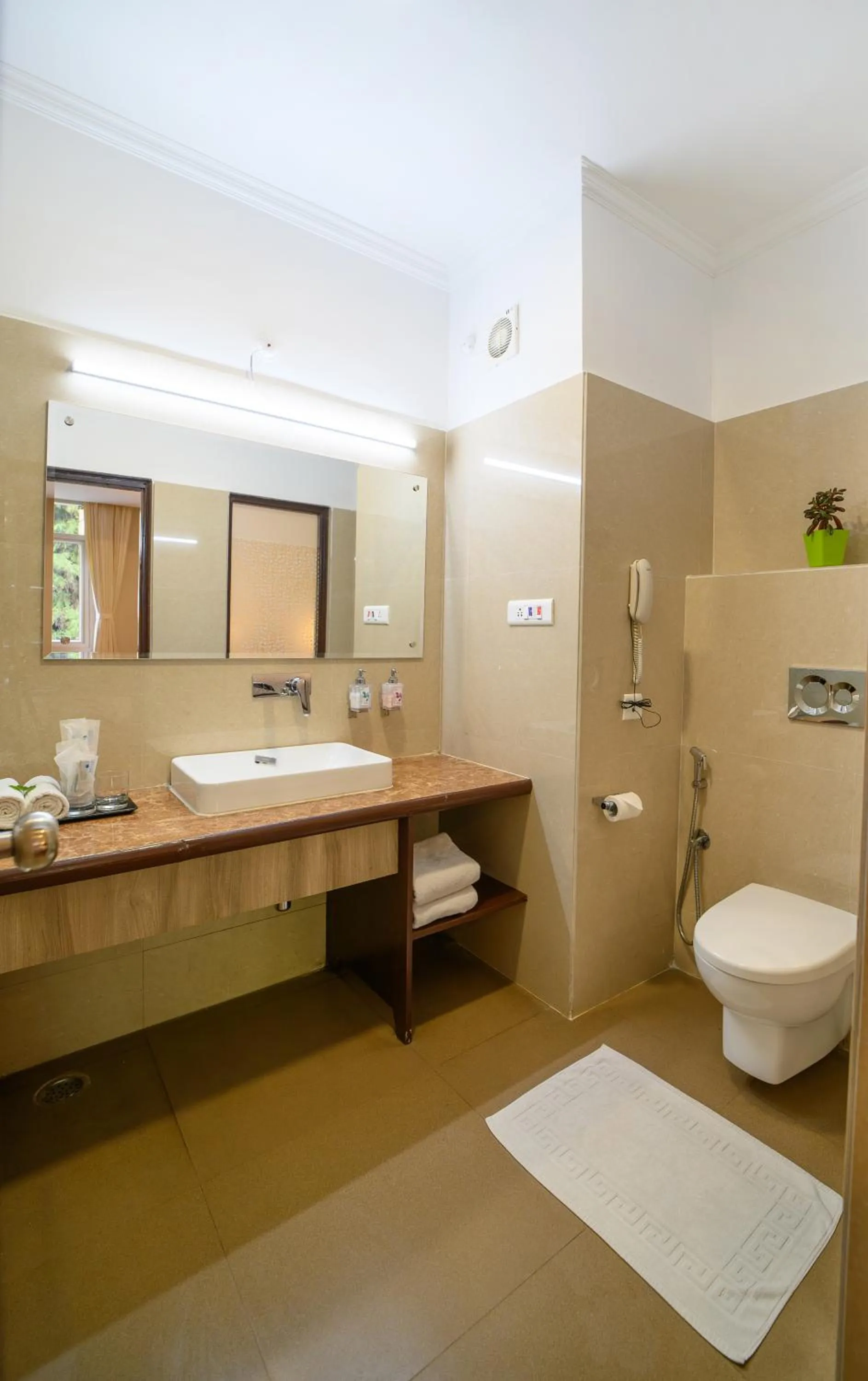 Toilet in Sinclairs Gangtok