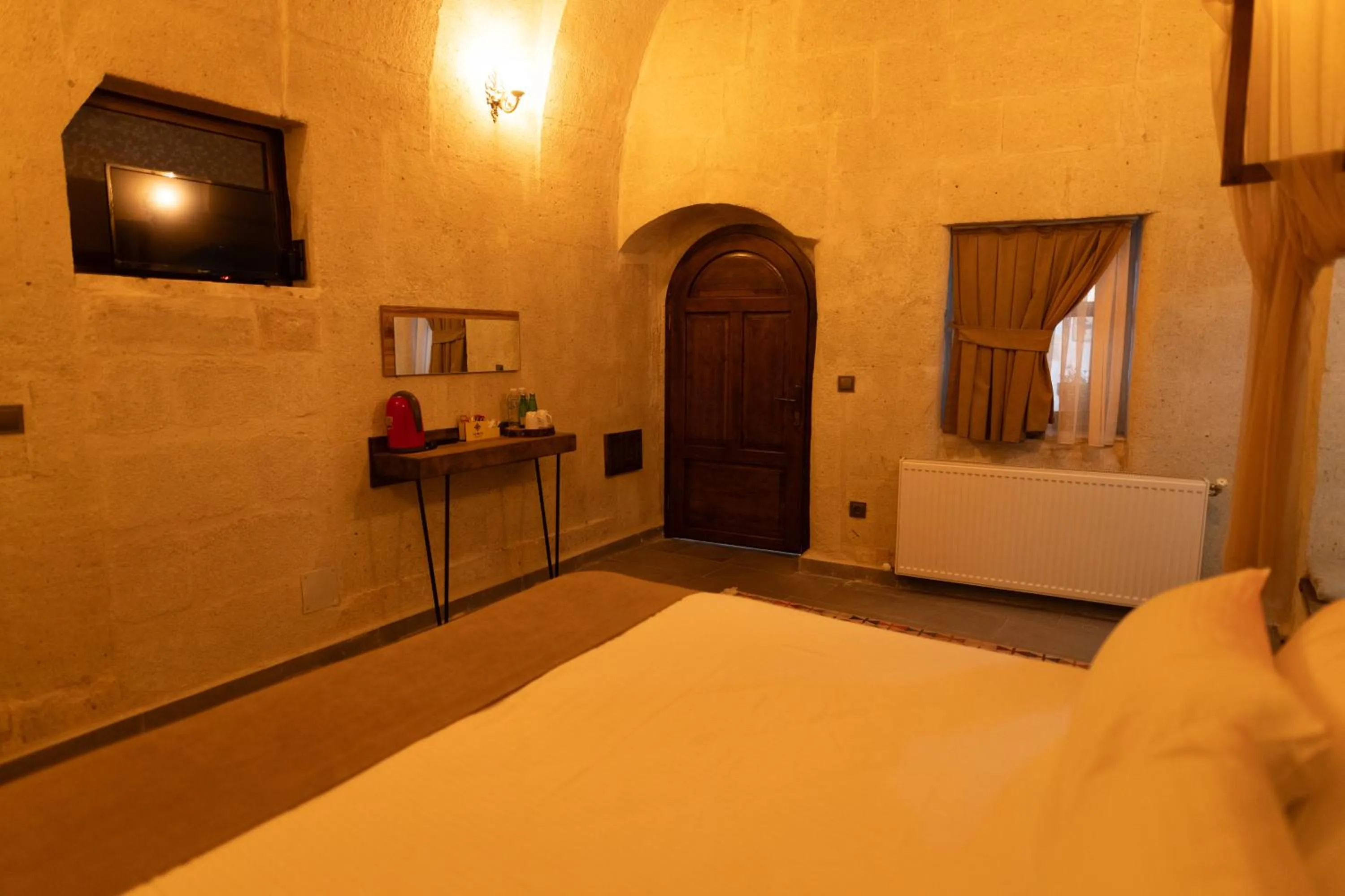 Facade/entrance, Bed in Lemon Cave Suites