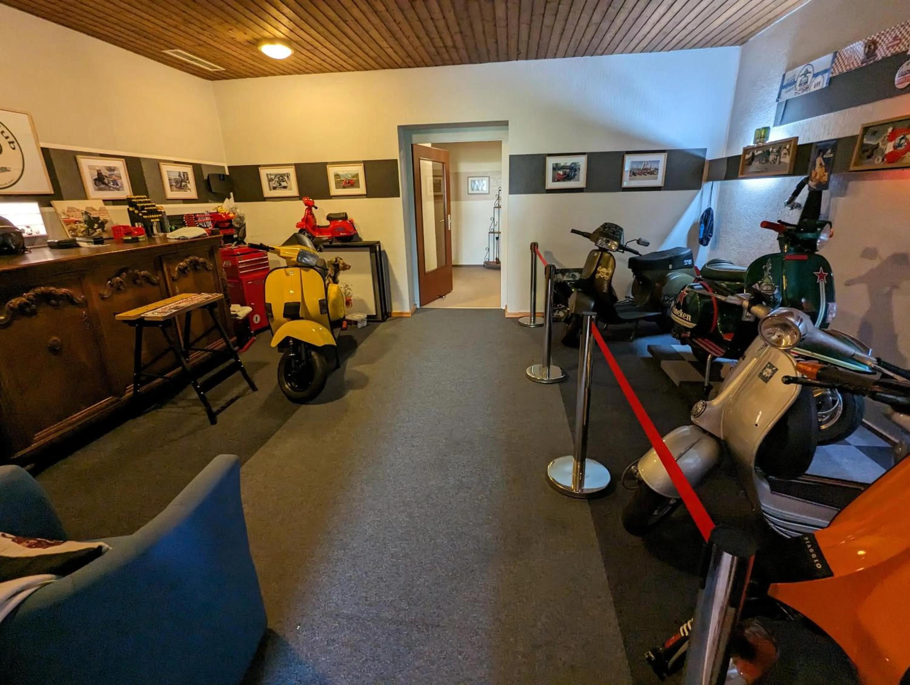 Seating area in Hotel Schweizerhaus