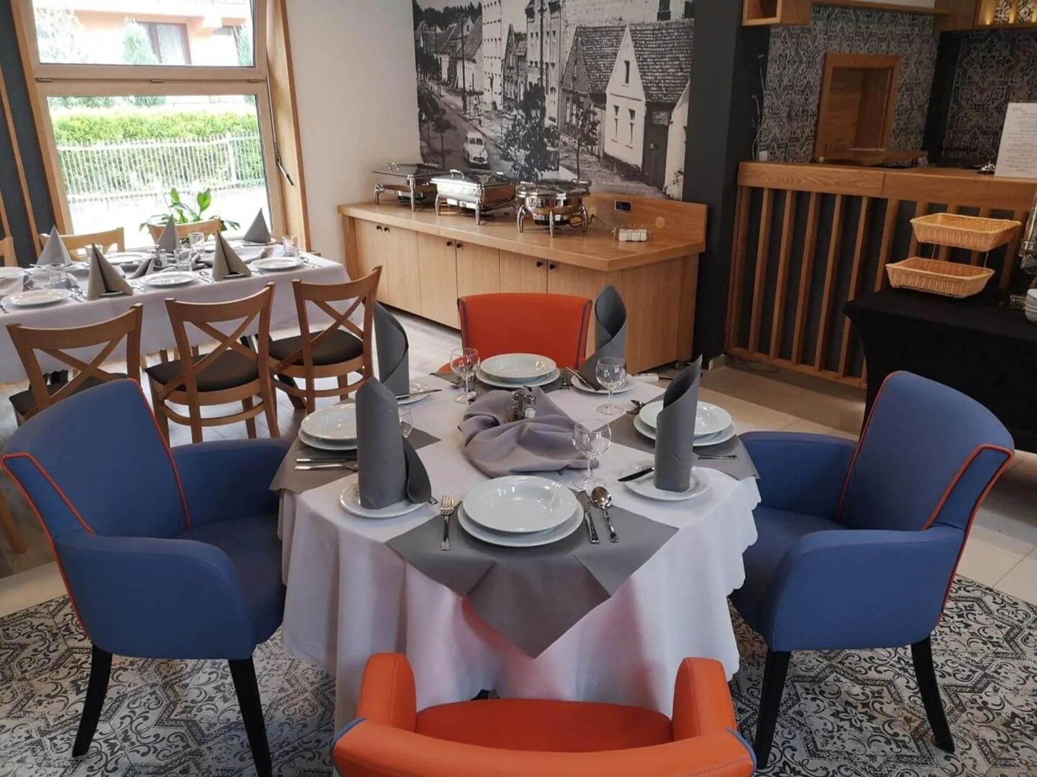 Restaurant/places to eat in Rezydencja AMBRE