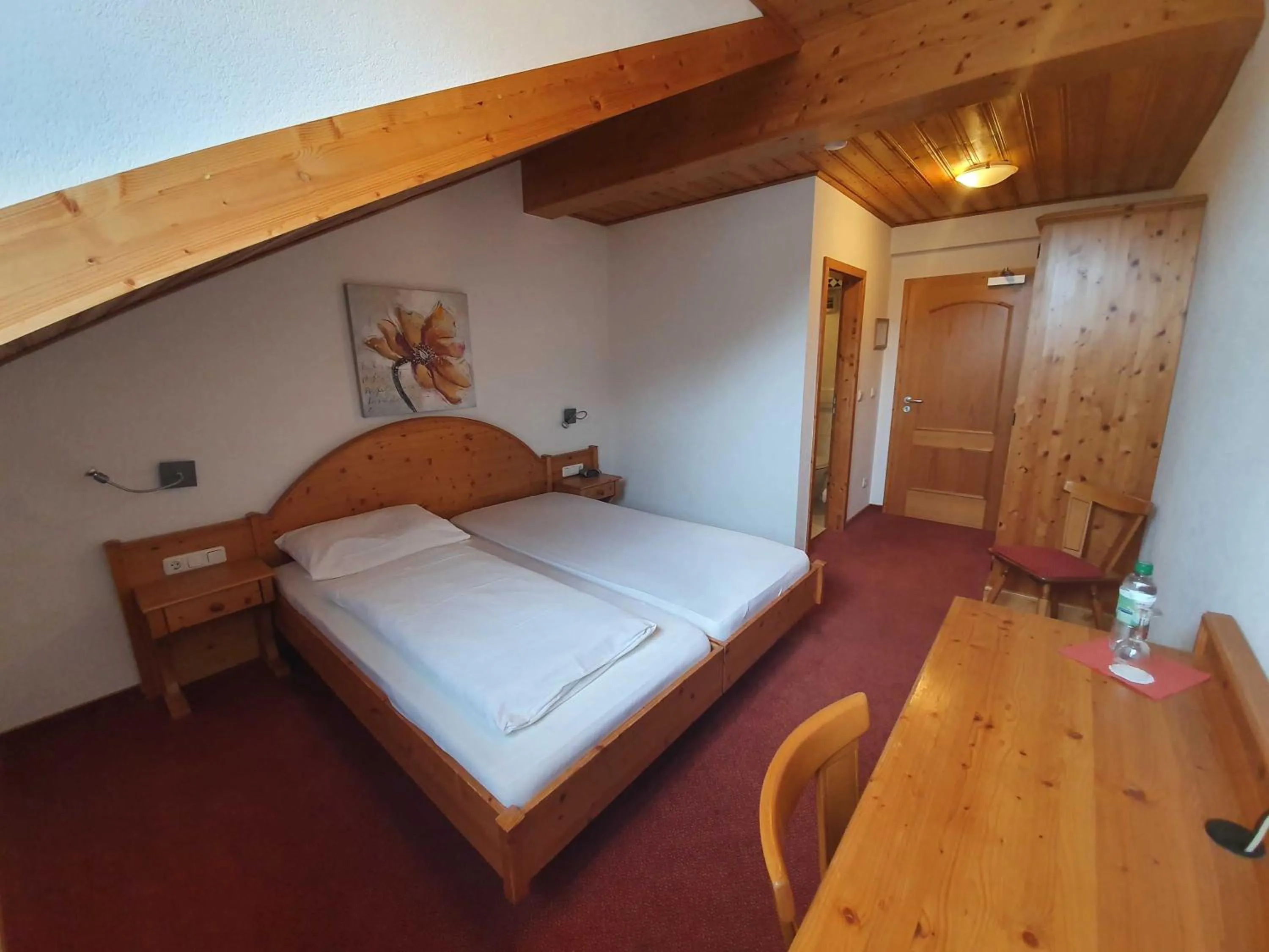 Photo of the whole room in Landgasthof Brunnenwirt Zum Meenzer